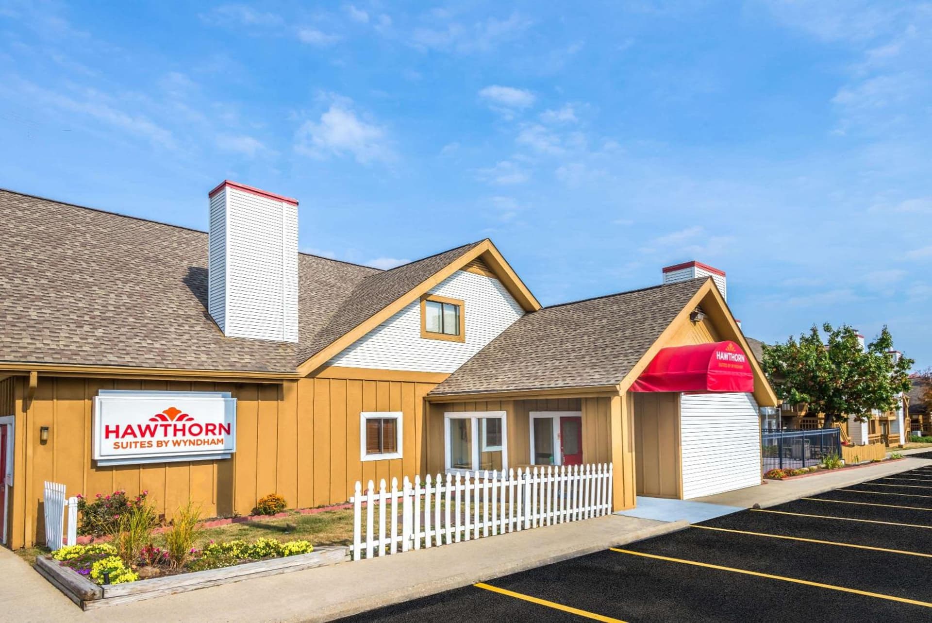 Hawthorn Extended Stay by Wyndham Dayton featured exterior or lobby in Dayton, OH — similar hotel