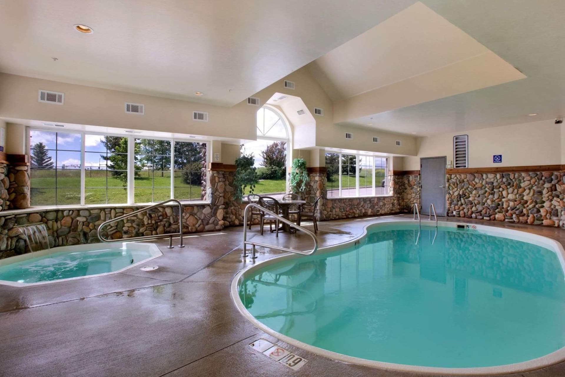 Microtel Inn & Suites by Wyndham Bozeman interior in Bozeman, MT — gallery photo 2