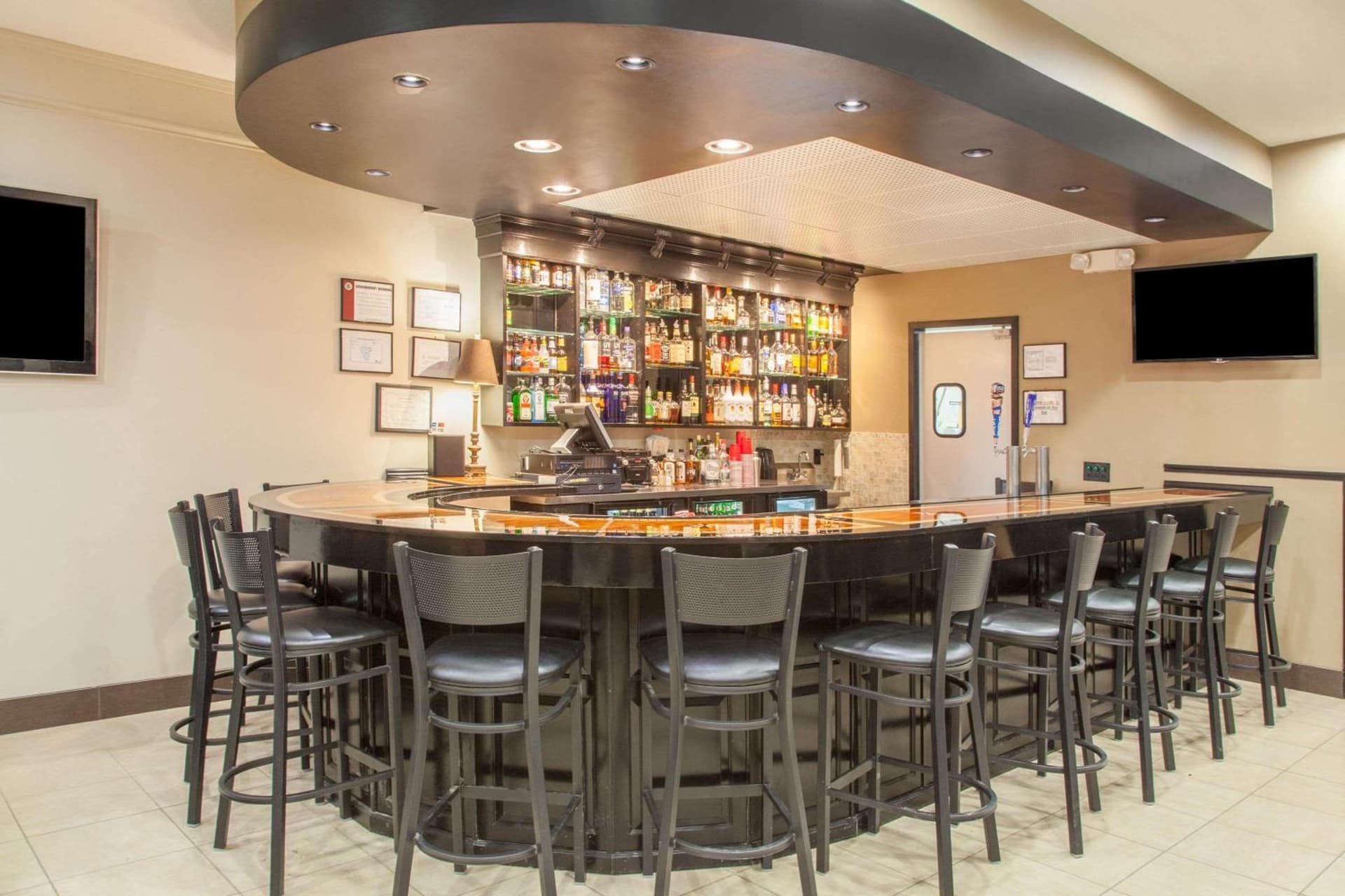 Hawthorn Extended Stay by Wyndham Bloomington gallery photo in Bloomington, IL — image 25