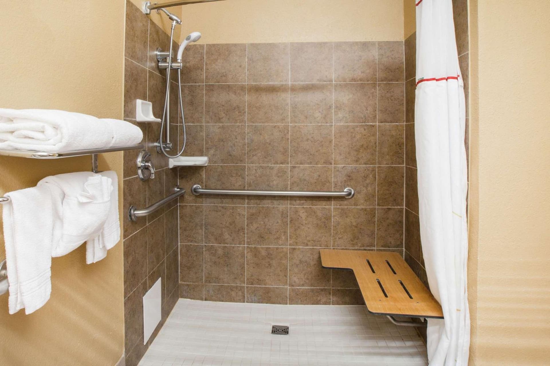 Hawthorn Extended Stay by Wyndham Corpus Christi property views in Corpus Christi, TX — gallery photo 3