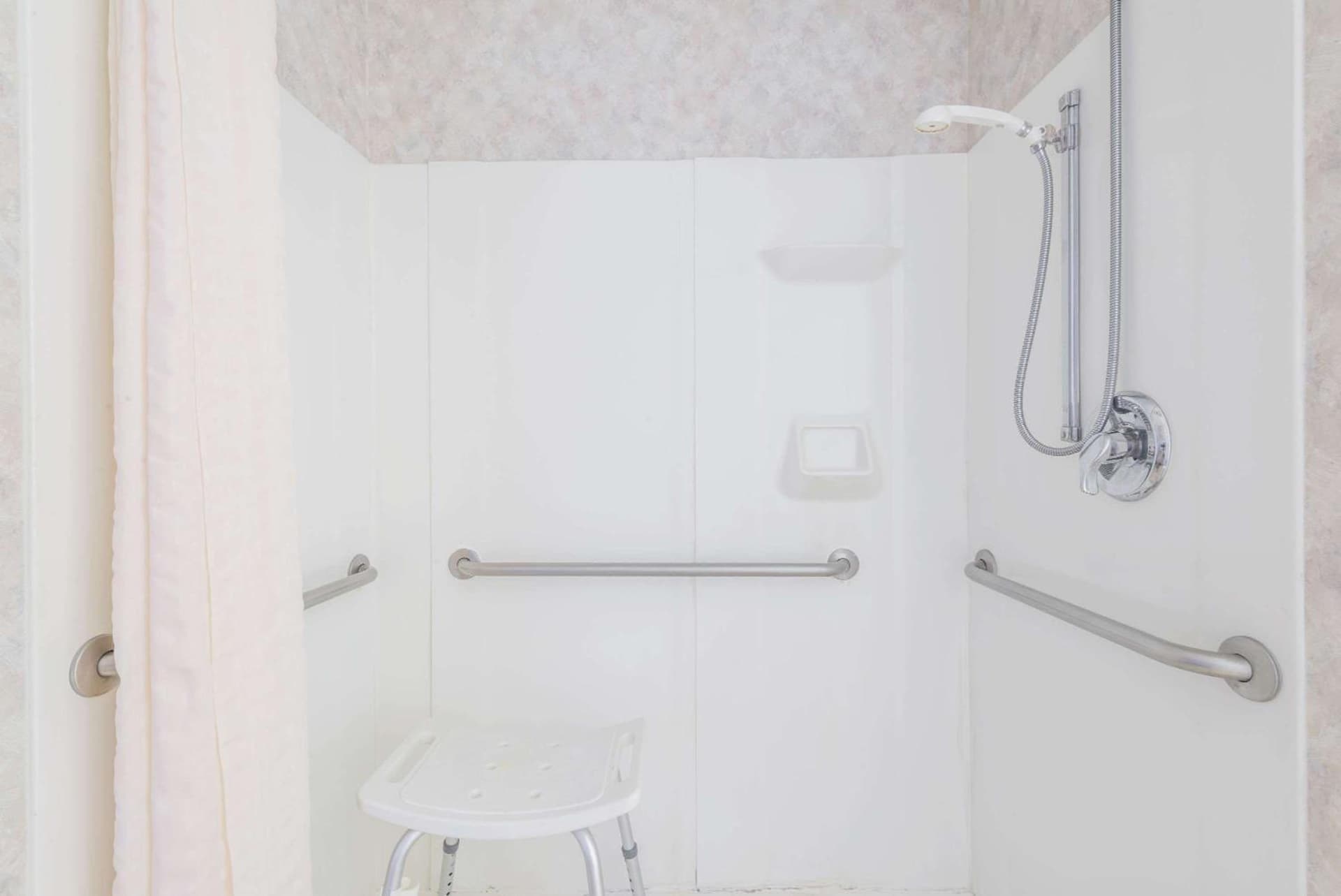 Microtel Inn & Suites by Wyndham Philadelphia Airport gallery photo in Philadelphia, PA — image 12