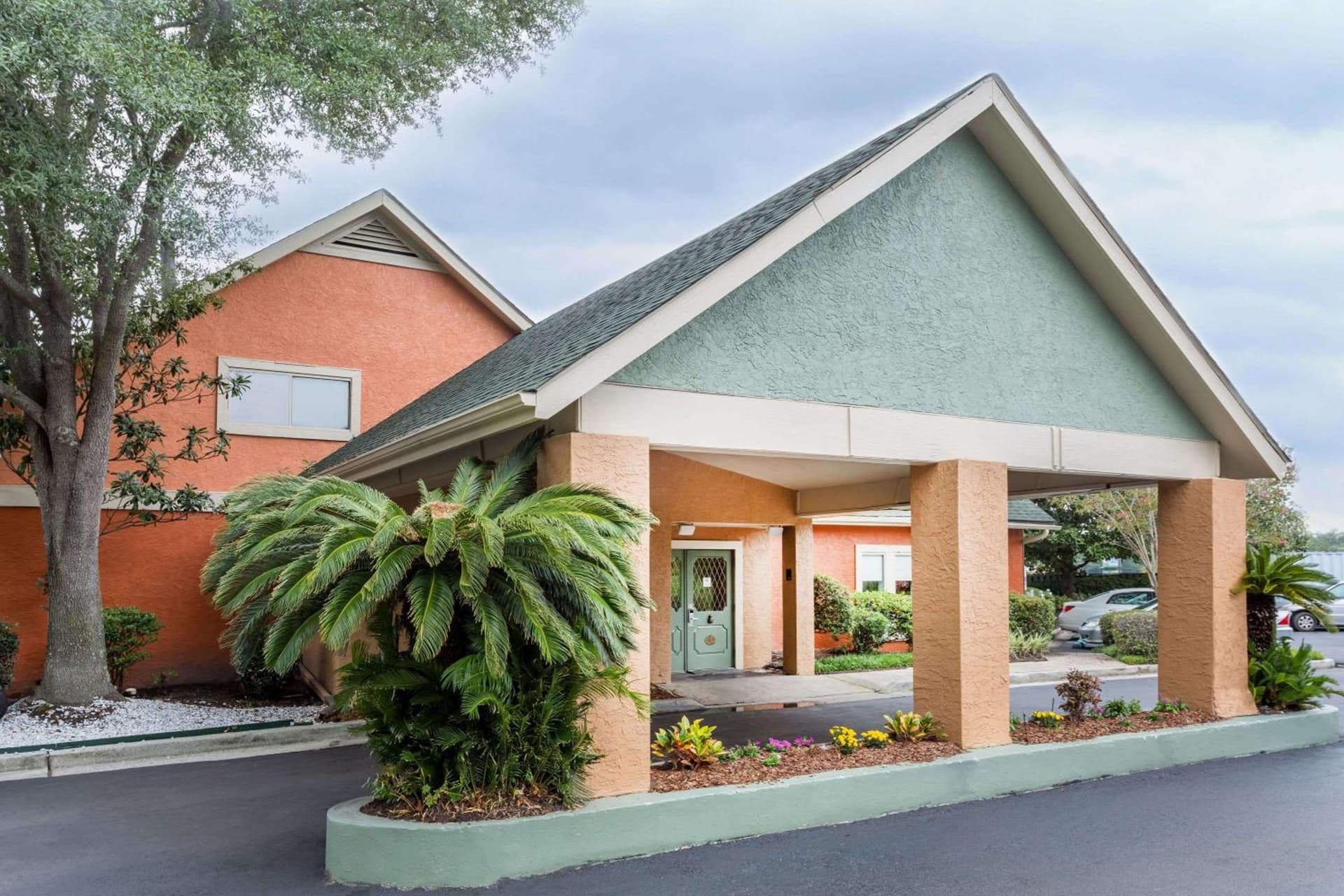 Extended Stay of Charleston featured exterior or lobby in Charleston, SC — similar hotel
