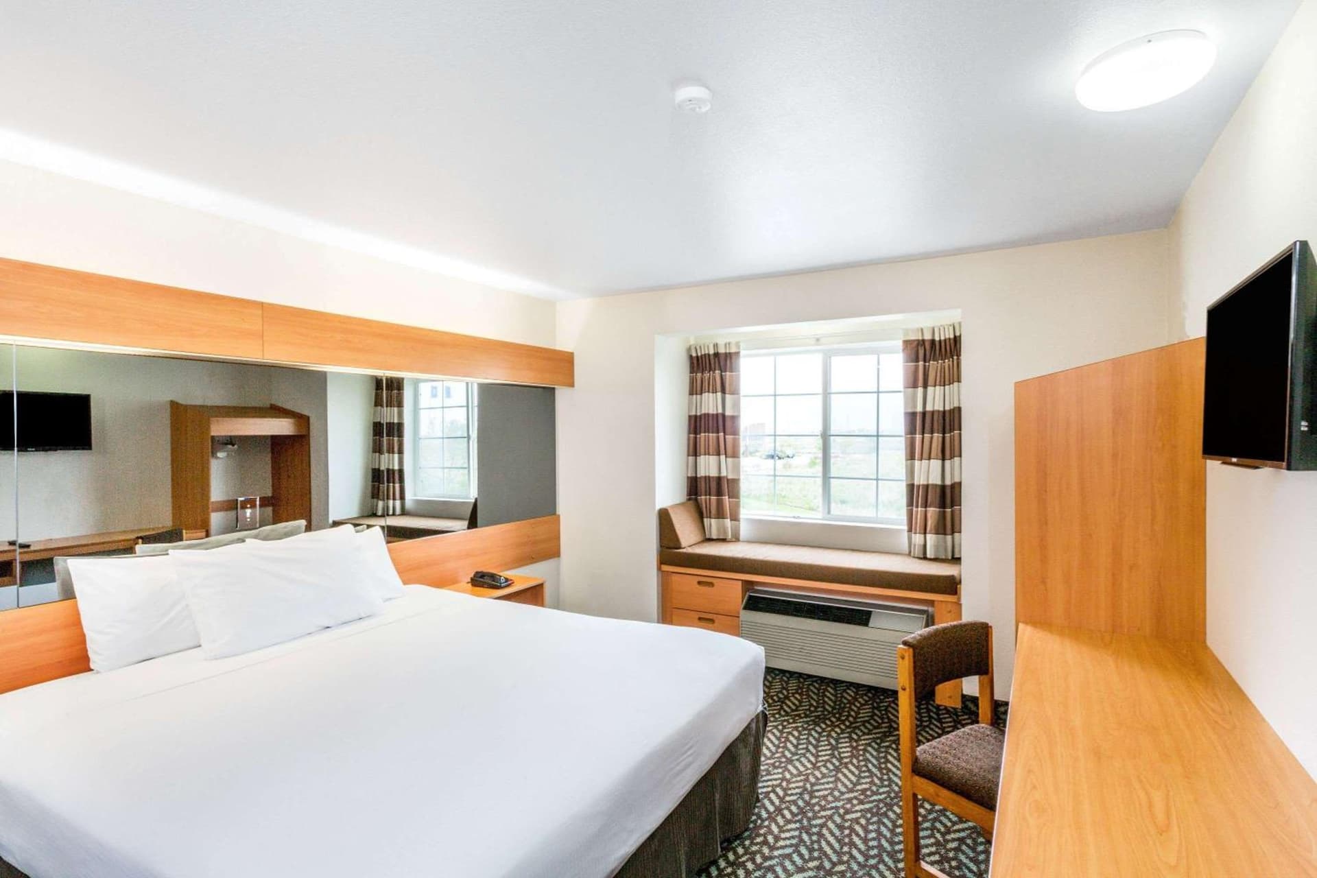 Microtel Inn & Suites by Wyndham Salt Lake City Airport gallery photo in Salt Lake City, UT — image 24
