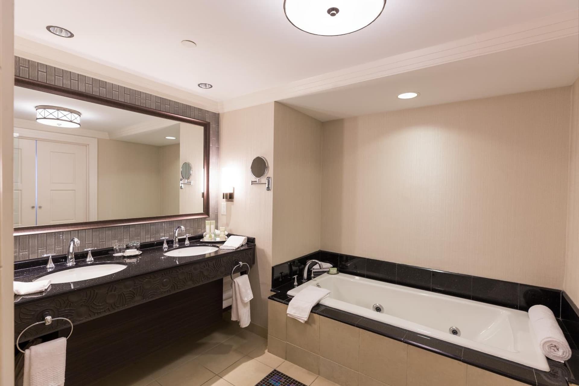 Mohegan Sun gallery photo in Uncasville, CT — image 22