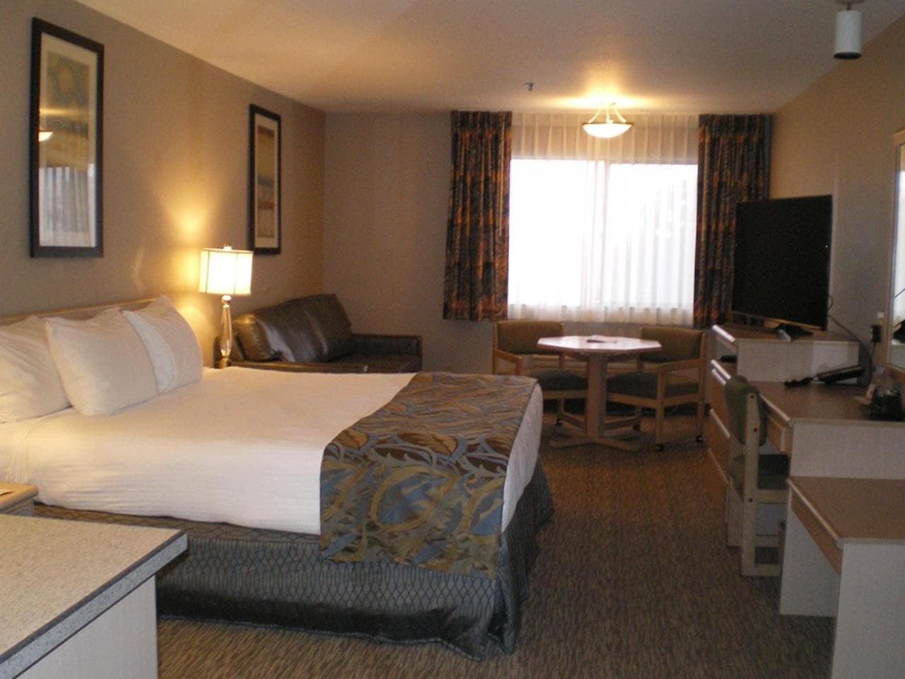 Shilo Inn Suites Hotel - Nampa Suites gallery photo in Nampa, ID — image 17