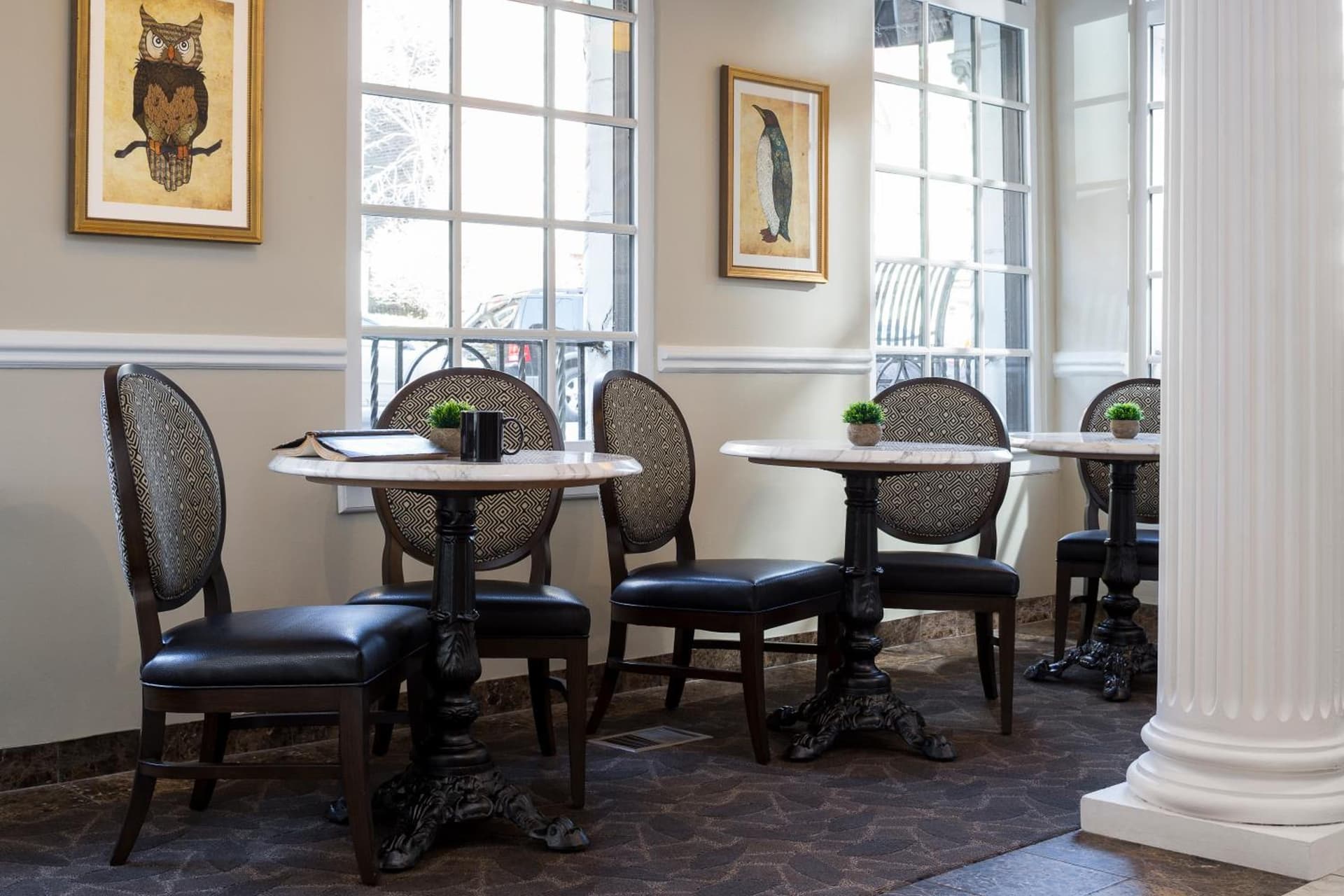 The Willows Hotel interior in Chicago, IL — gallery photo 2