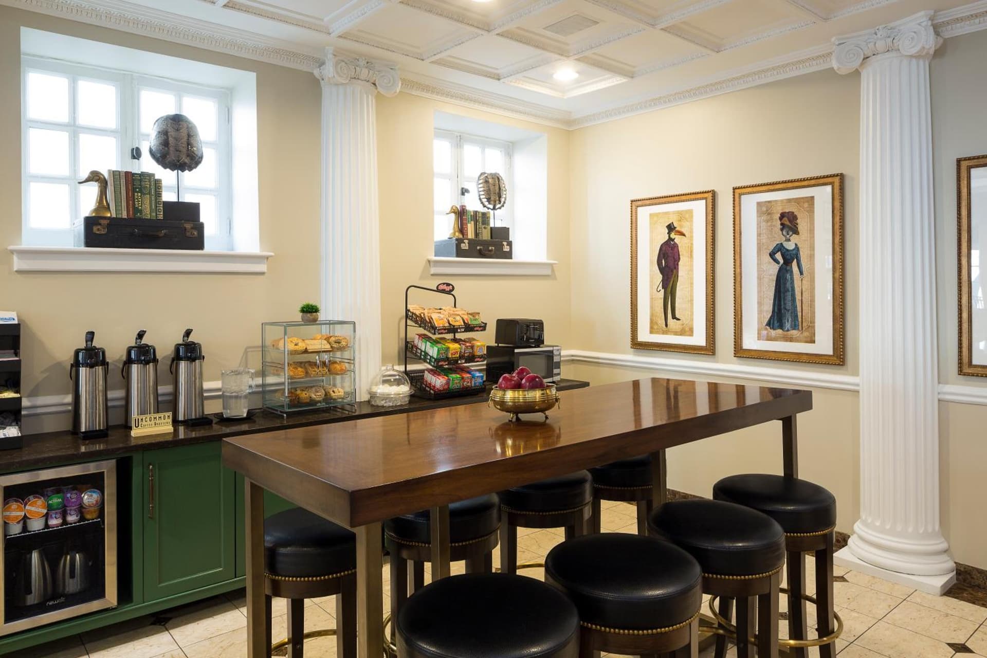 The Willows Hotel interior in Chicago, IL — gallery photo 2