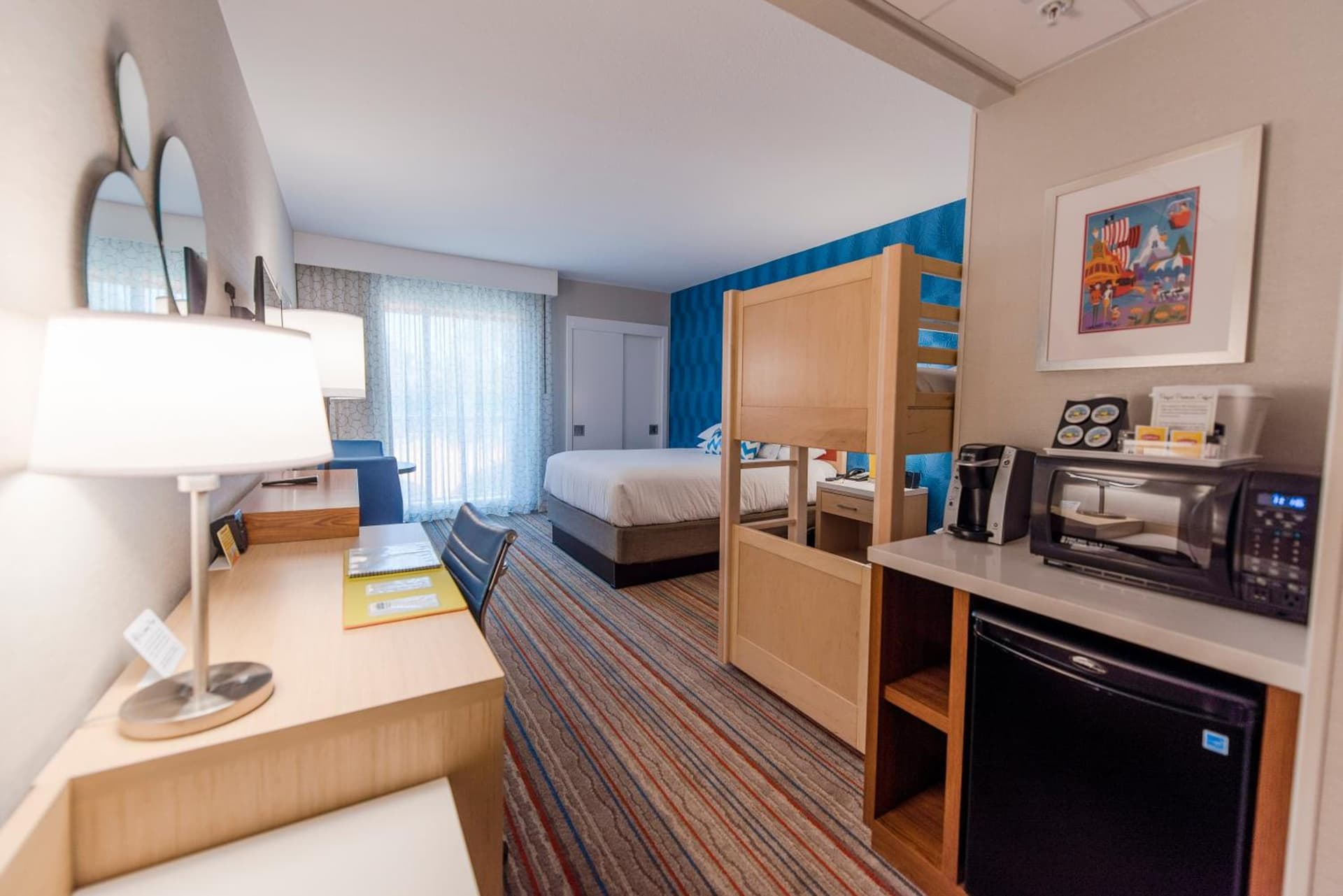 Howard Johnson by Wyndham Anaheim Hotel and Water Playground gallery photo in Anaheim, CA — image 63