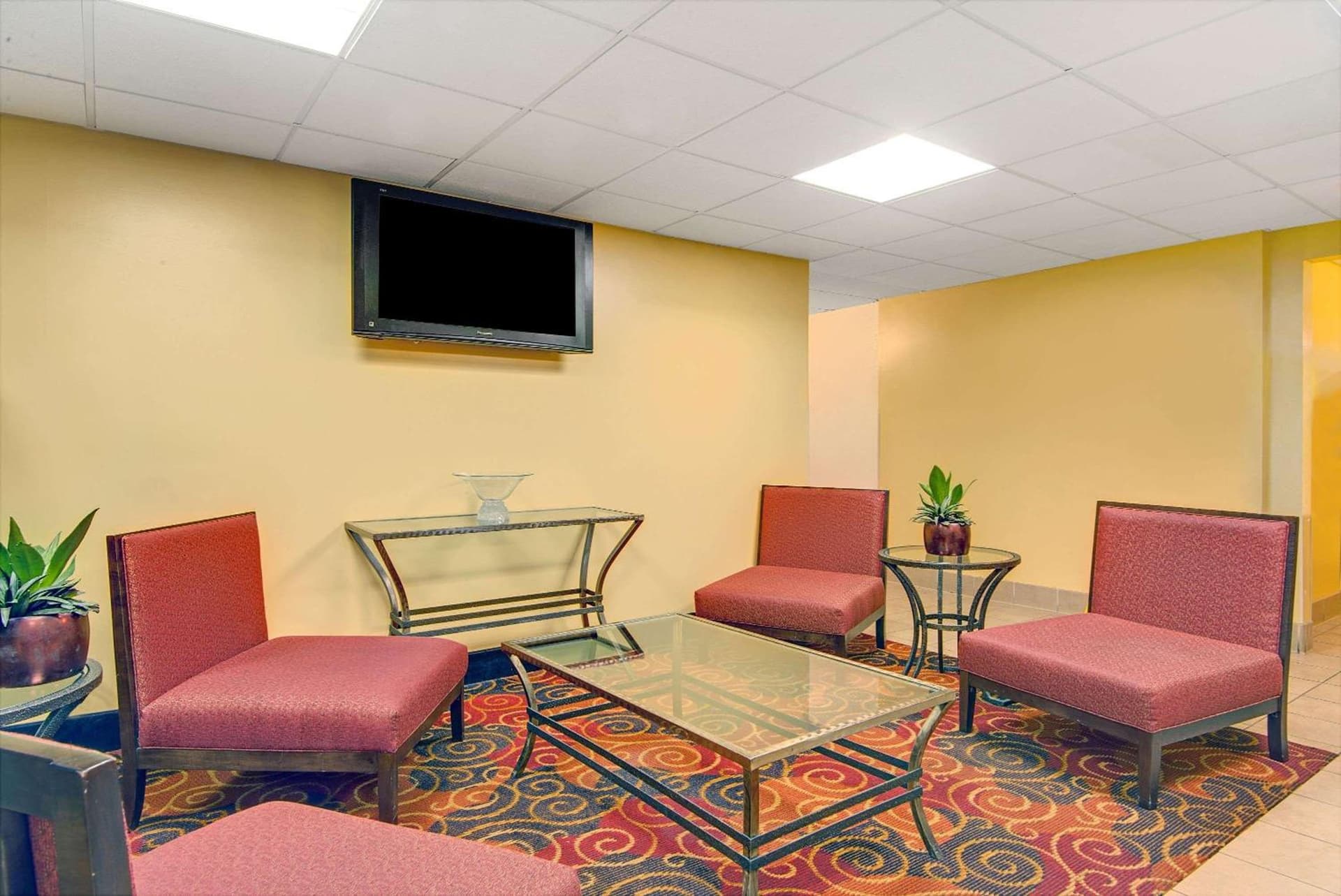 Super 8 by Wyndham Stamford/New York City Area gallery photo in Stamford, CT — image 10