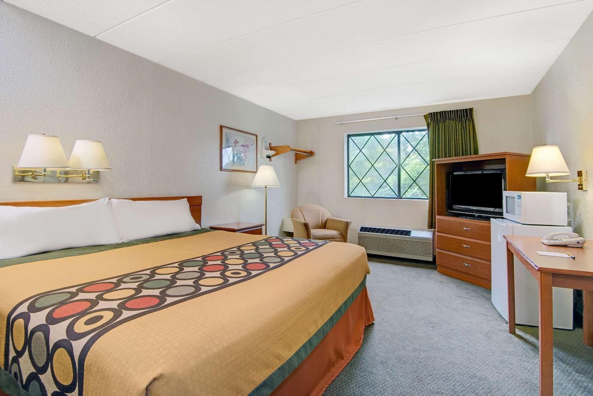 Super 8 by Wyndham Stamford/New York City Area gallery photo in Stamford, CT — image 23