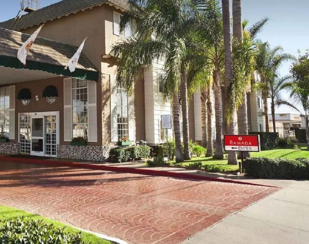 Ramada by Wyndham Costa Mesa/Newport Beach gallery photo in Costa Mesa, CA — image 58