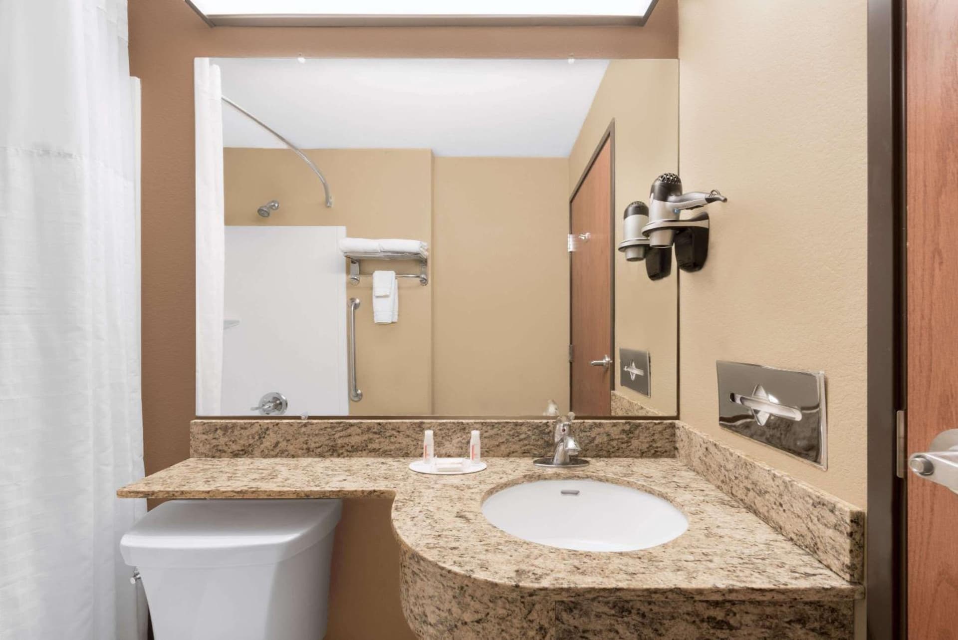 Microtel Inn & Suites by Wyndham gallery photo in Midland, TX — image 23