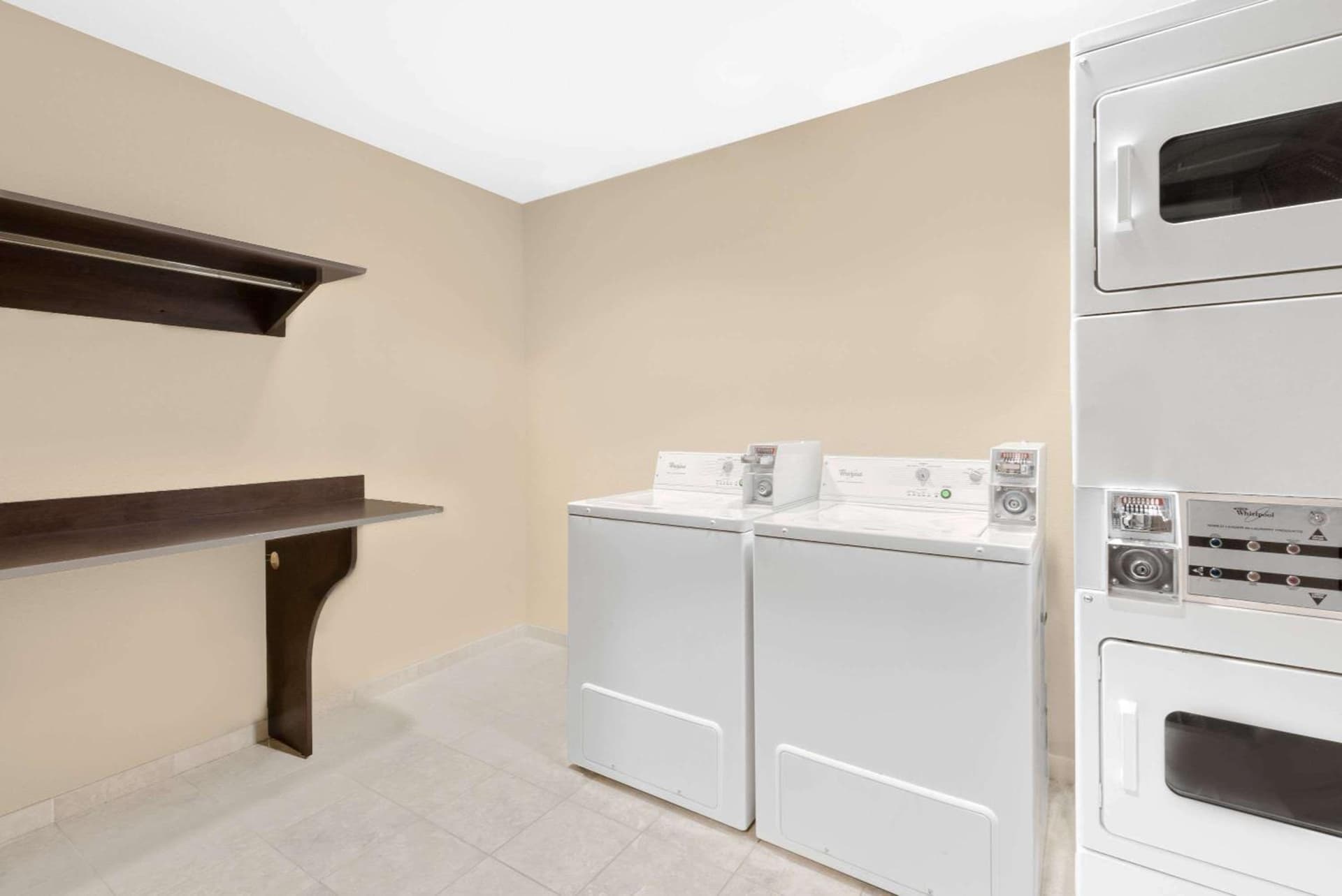 Microtel Inn & Suites by Wyndham gallery photo in Midland, TX — image 11