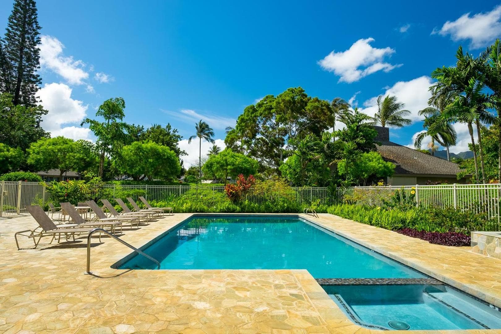 Pali Ke Kua #103 interior in Princeville, HI — gallery photo 2