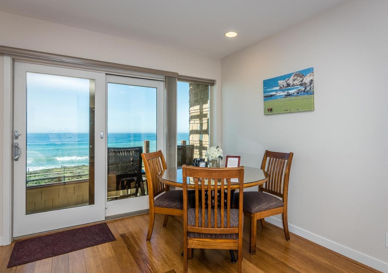 Little Sur Inn gallery photo in Cambria, CA — image 28