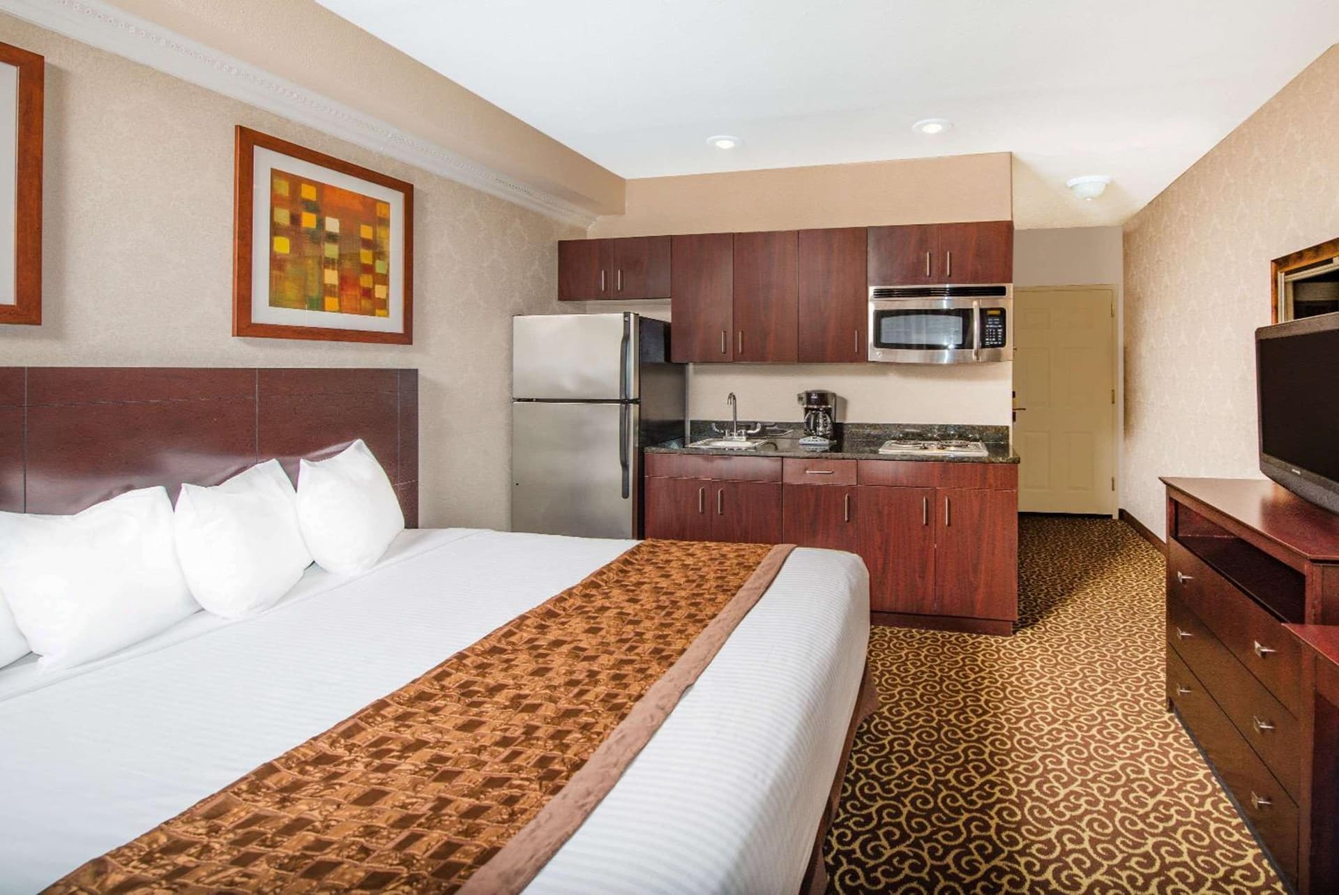 Hawthorn Extended Stay by Wyndham El Paso gallery photo in El Paso, TX — image 36