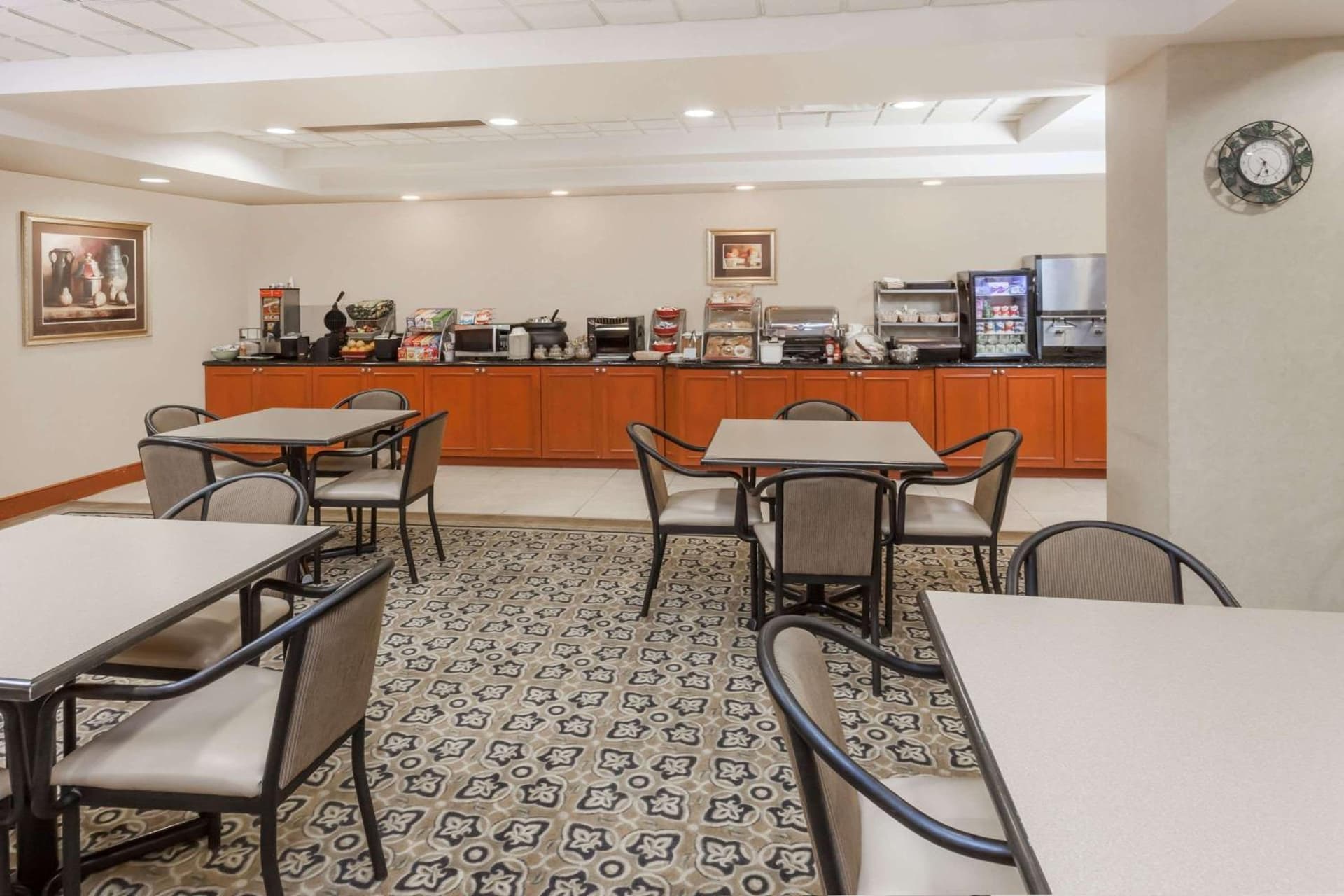 Wingate by Wyndham Peoria - Complimentary Area Shuttle gallery photo in Peoria, IL — image 29