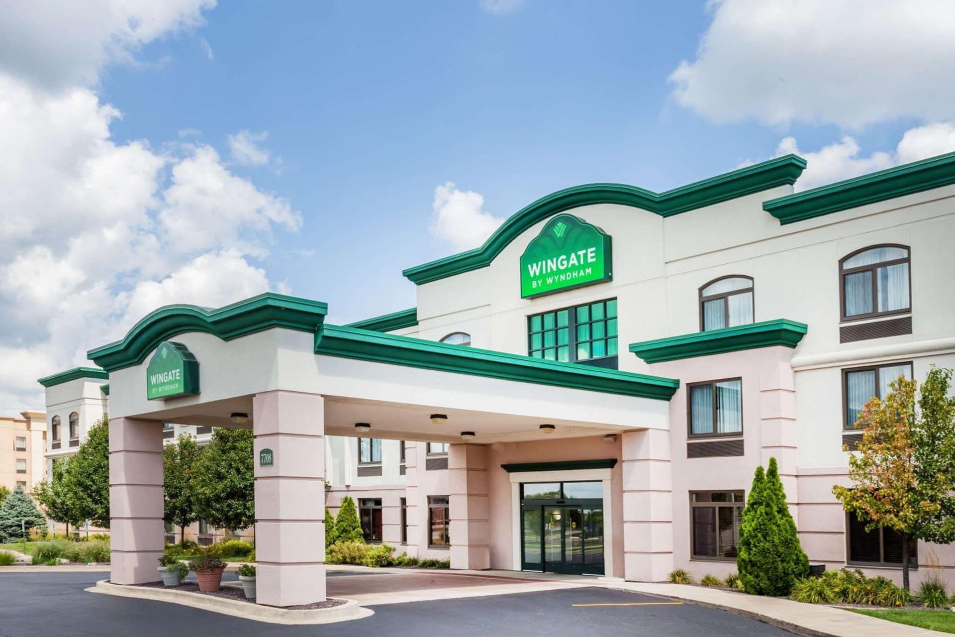 Wingate by Wyndham Peoria - Complimentary Area Shuttle featured exterior or lobby in Peoria, IL — similar hotel
