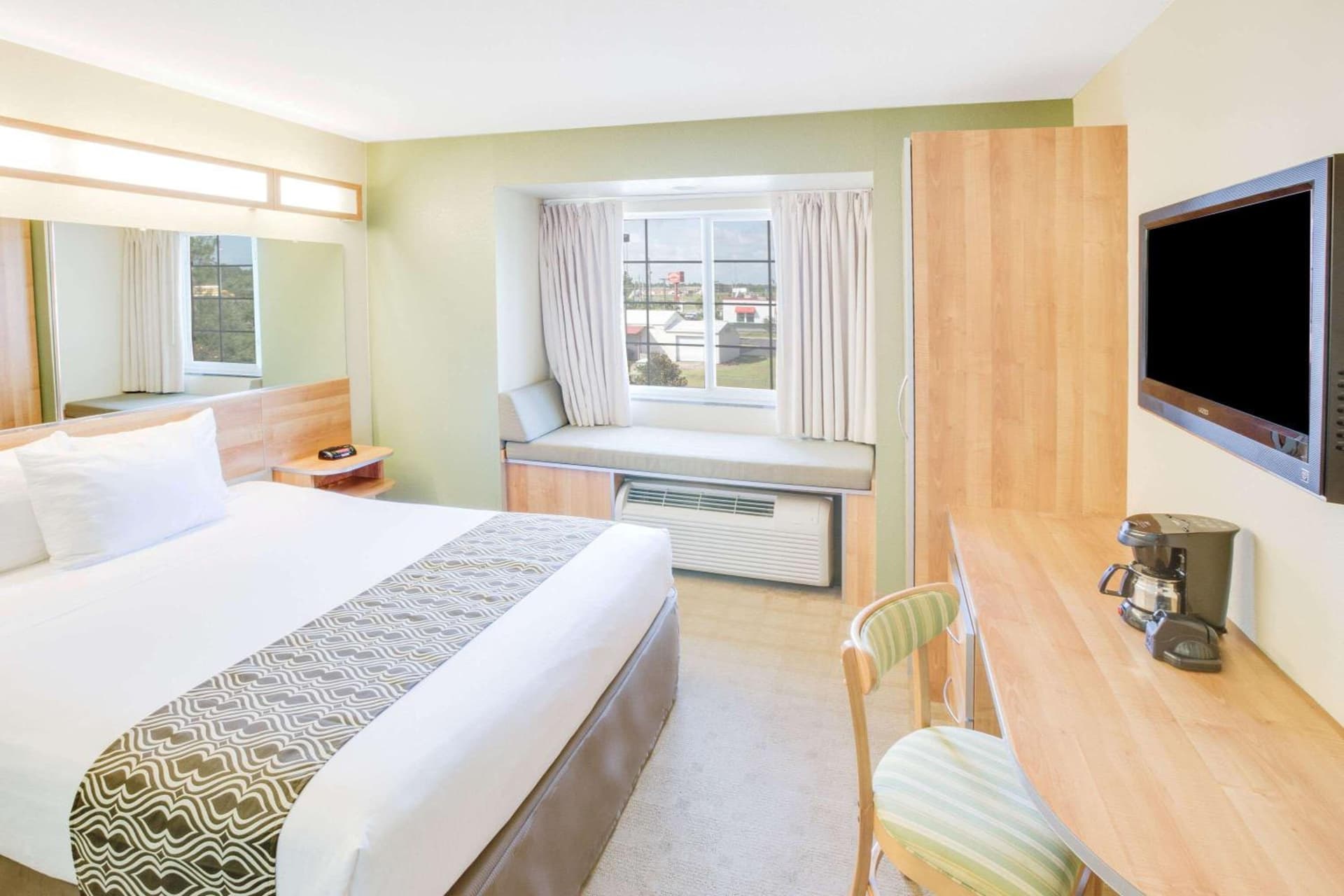 Microtel Inn & Suites by Wyndham Saraland gallery photo in Saraland, AL — image 16