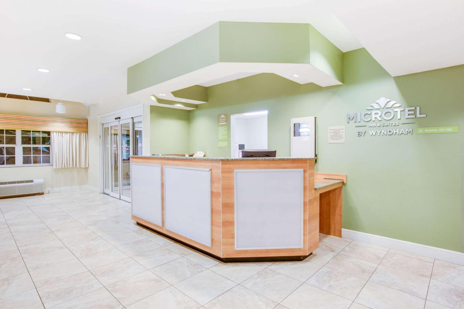 Microtel Inn & Suites by Wyndham Saraland gallery photo in Saraland, AL — image 28
