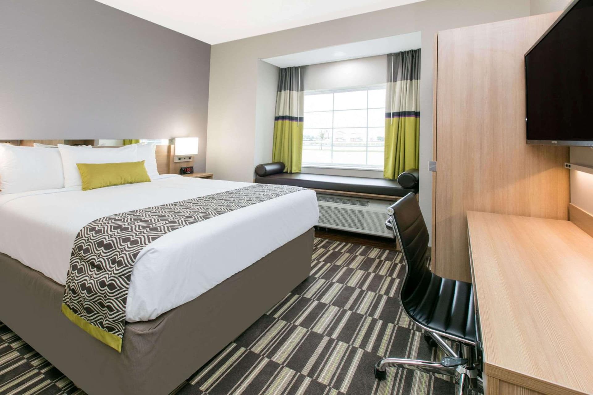 Microtel Inn & Suites by Wyndham Lubbock gallery photo in Lubbock, TX — image 8