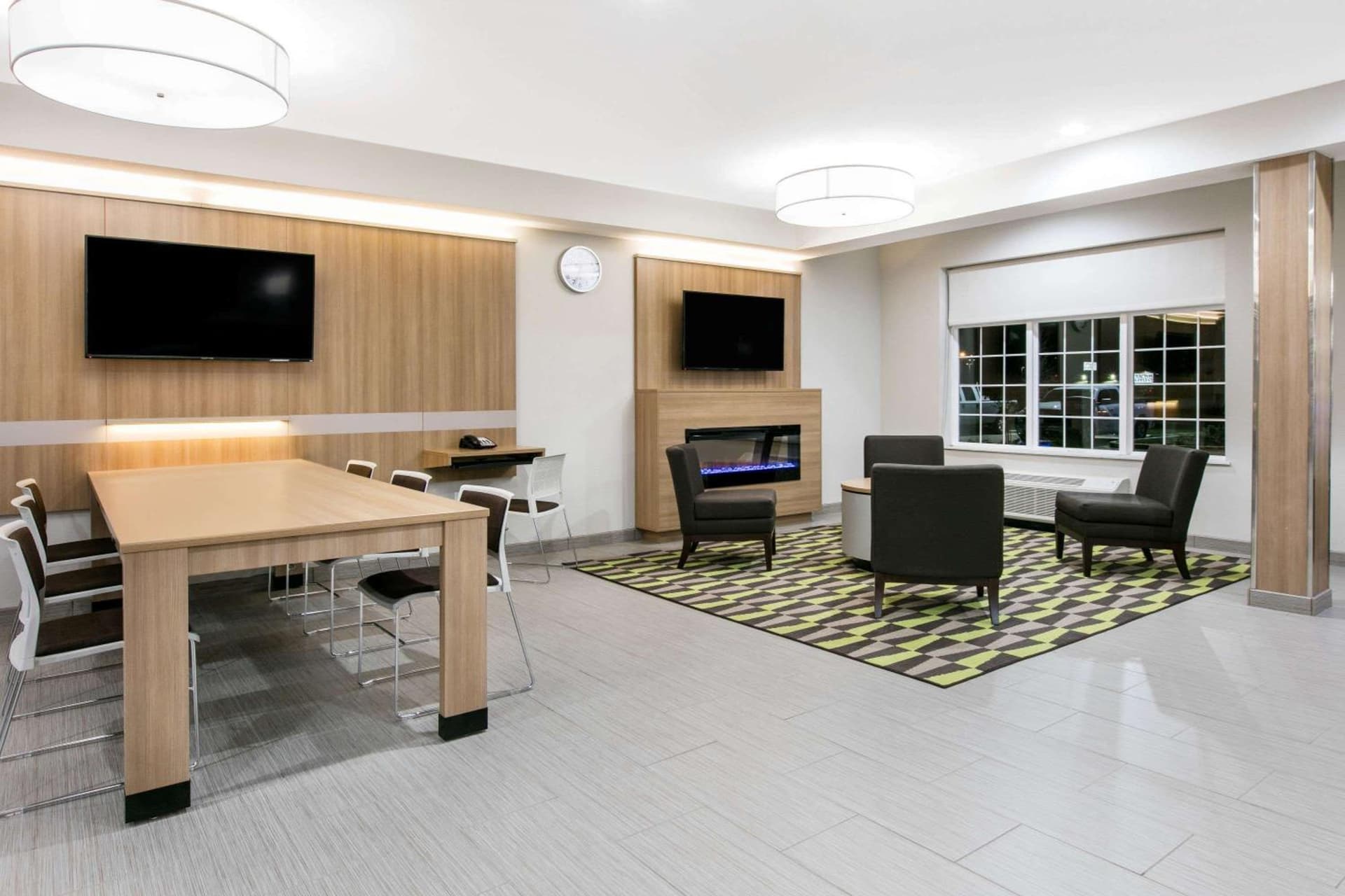 Microtel Inn & Suites by Wyndham Lubbock gallery photo in Lubbock, TX — image 13