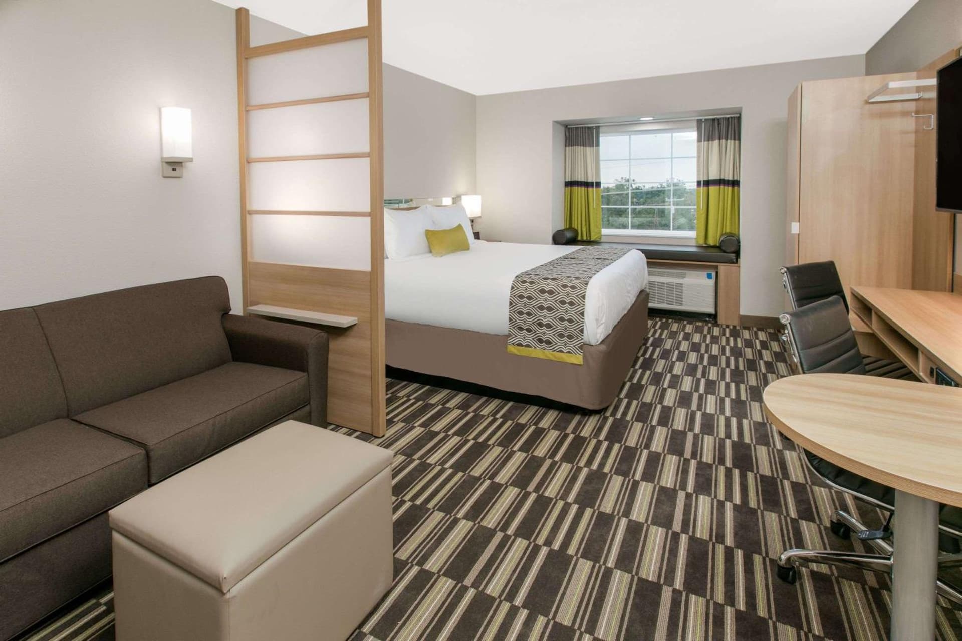 Microtel Inn & Suites by Wyndham Lubbock gallery photo in Lubbock, TX — image 25