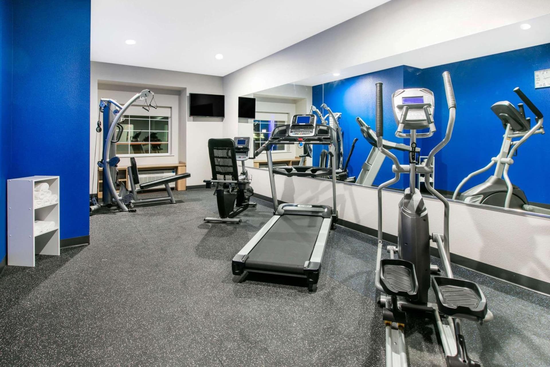 Microtel Inn & Suites by Wyndham Lubbock gallery photo in Lubbock, TX — image 15