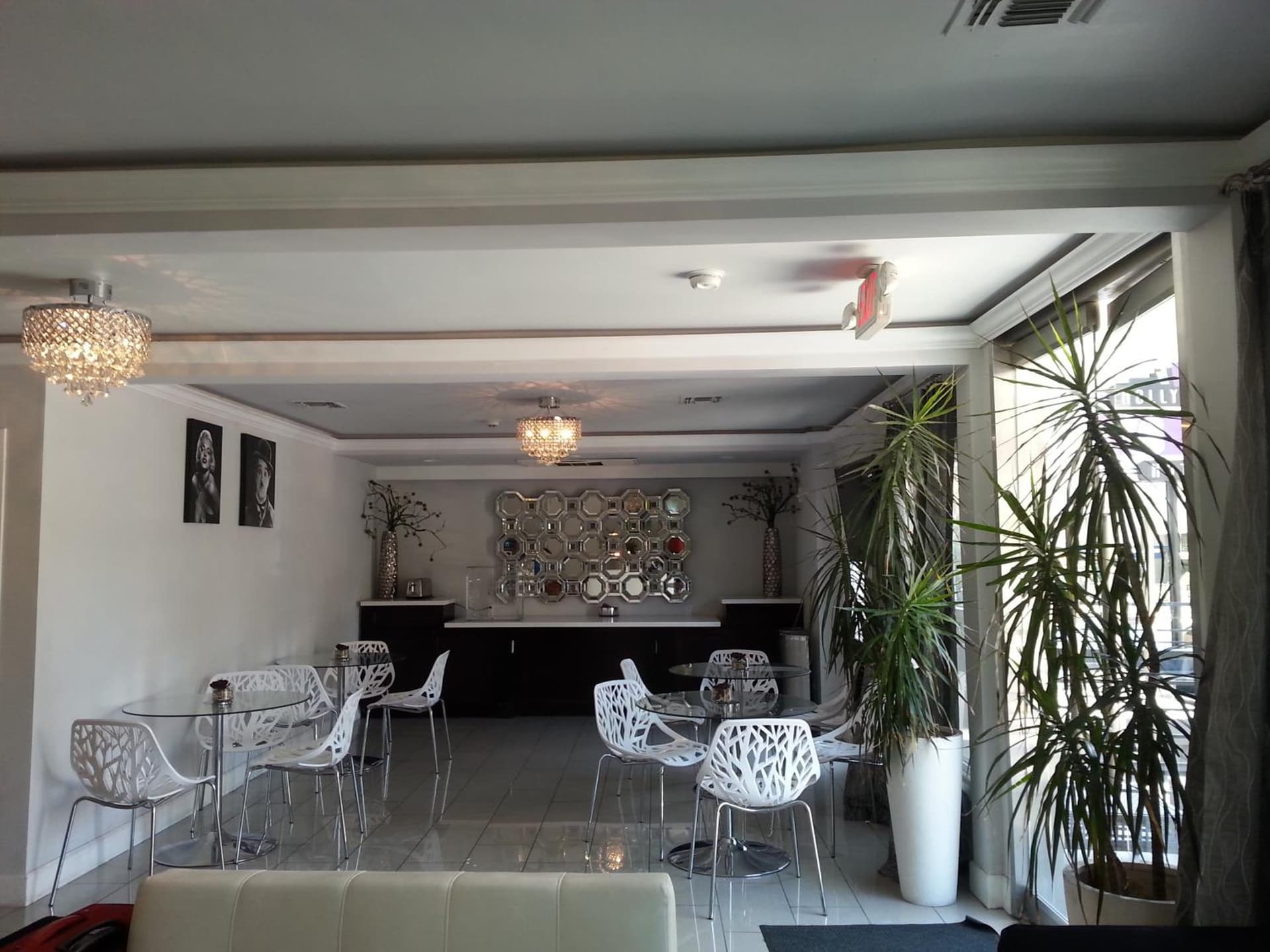 Hollywood VIP Hotel property views in Los Angeles, CA — gallery photo 3