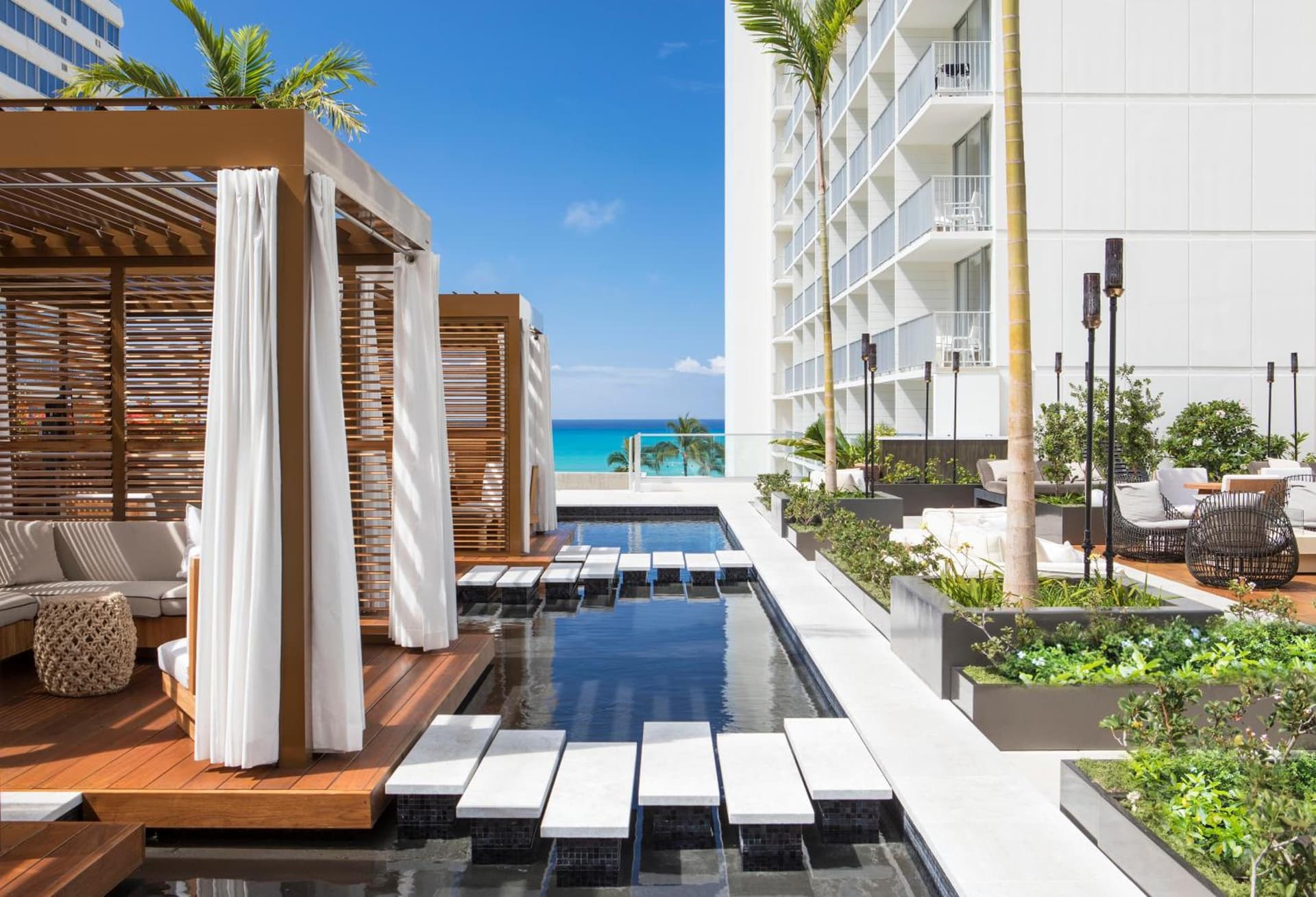 'Alohilani Resort Waikiki Beach interior in Honolulu, HI — gallery photo 2