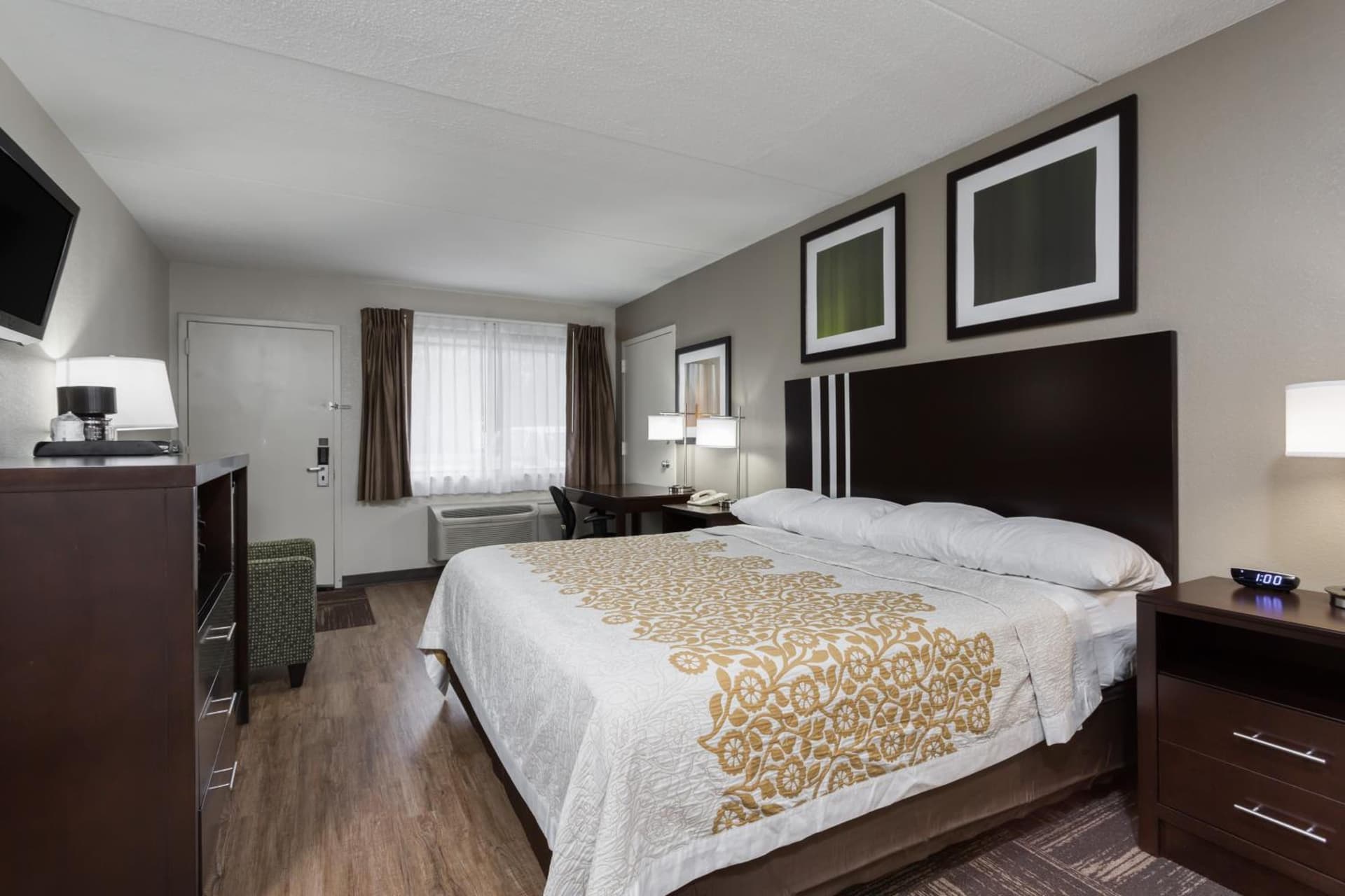 Days Inn by Wyndham Harrisburg North gallery photo in Harrisburg, PA — image 11