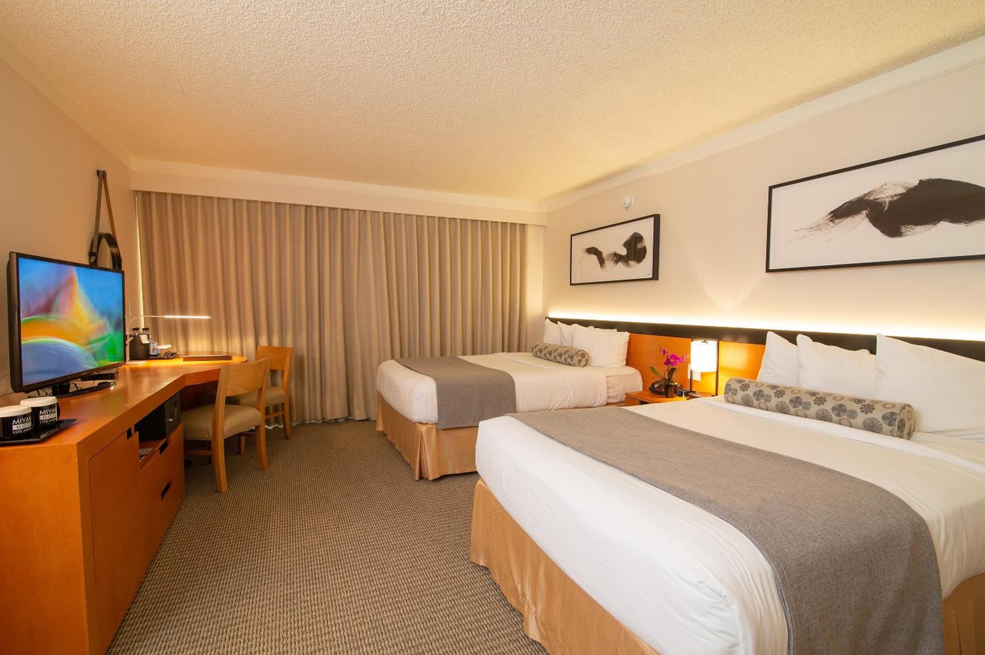 Miyako Hotel Los Angeles property views in Los Angeles, CA — gallery photo 3