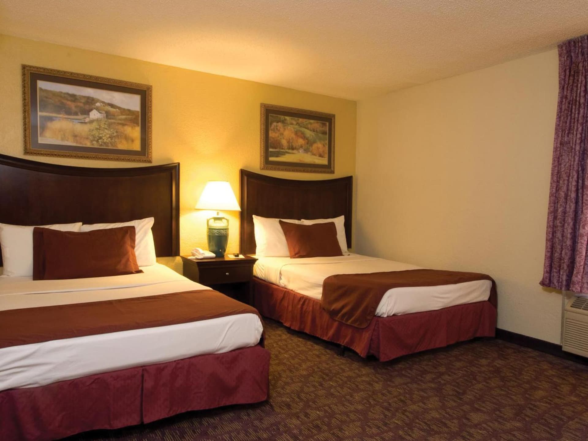 Lamplighter Inn-South property views in Springfield, MO — gallery photo 3