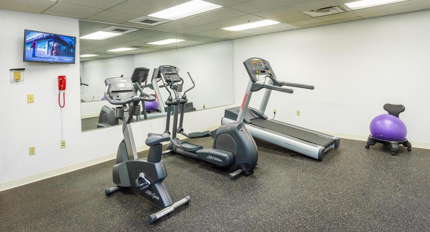 Dimond Center Hotel interior in Anchorage, AK — gallery photo 2