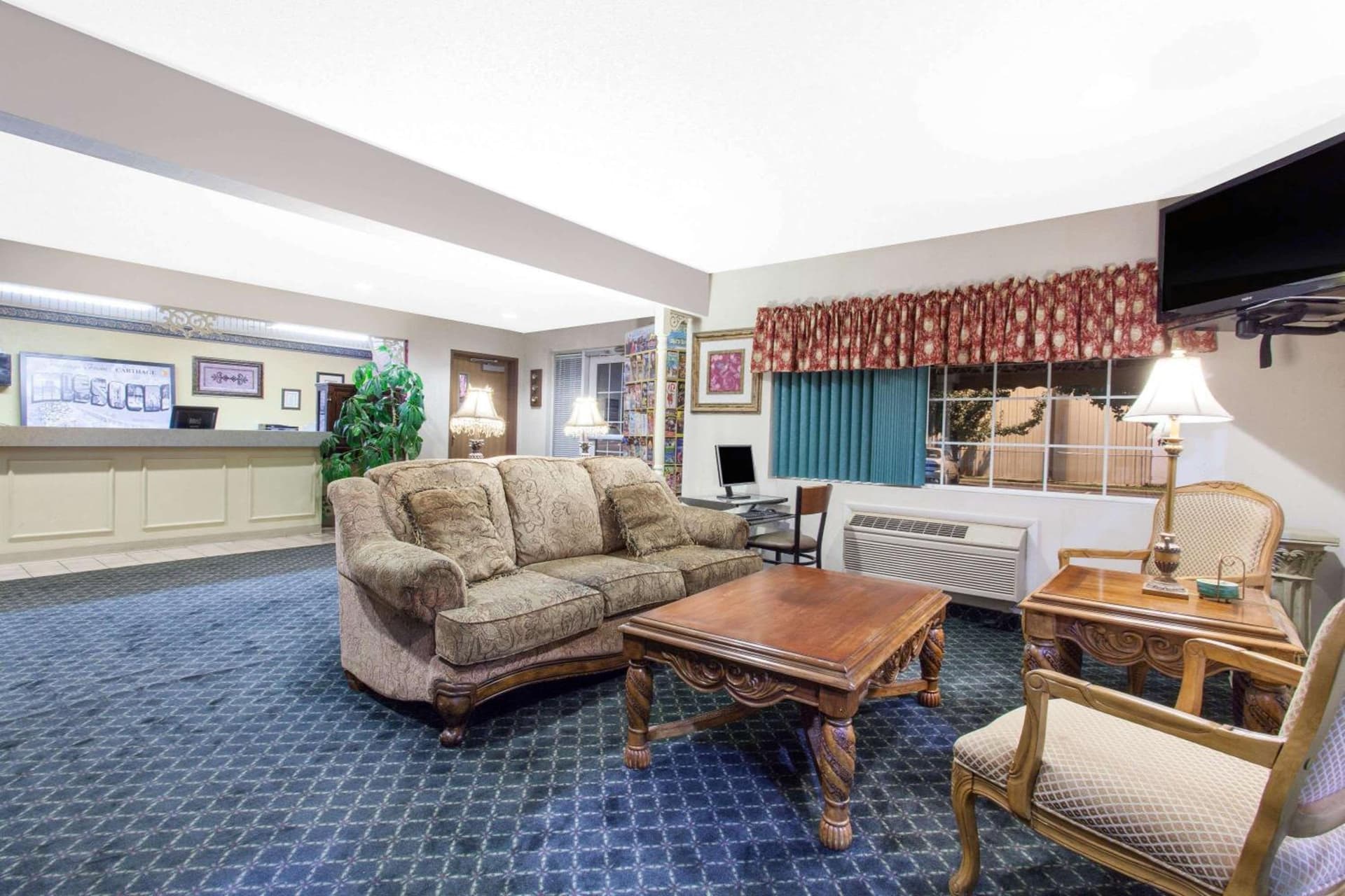 Super 8 by Wyndham Carthage property views in Carthage, MO — gallery photo 3