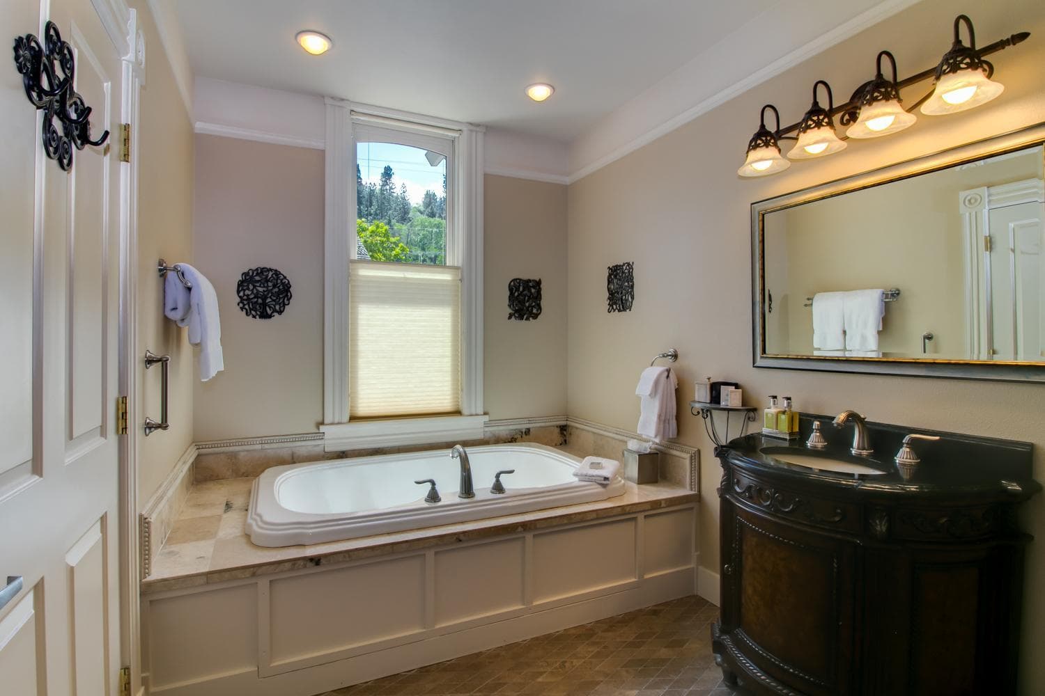 Winchester Inn gallery photo in Ashland, OR — image 52