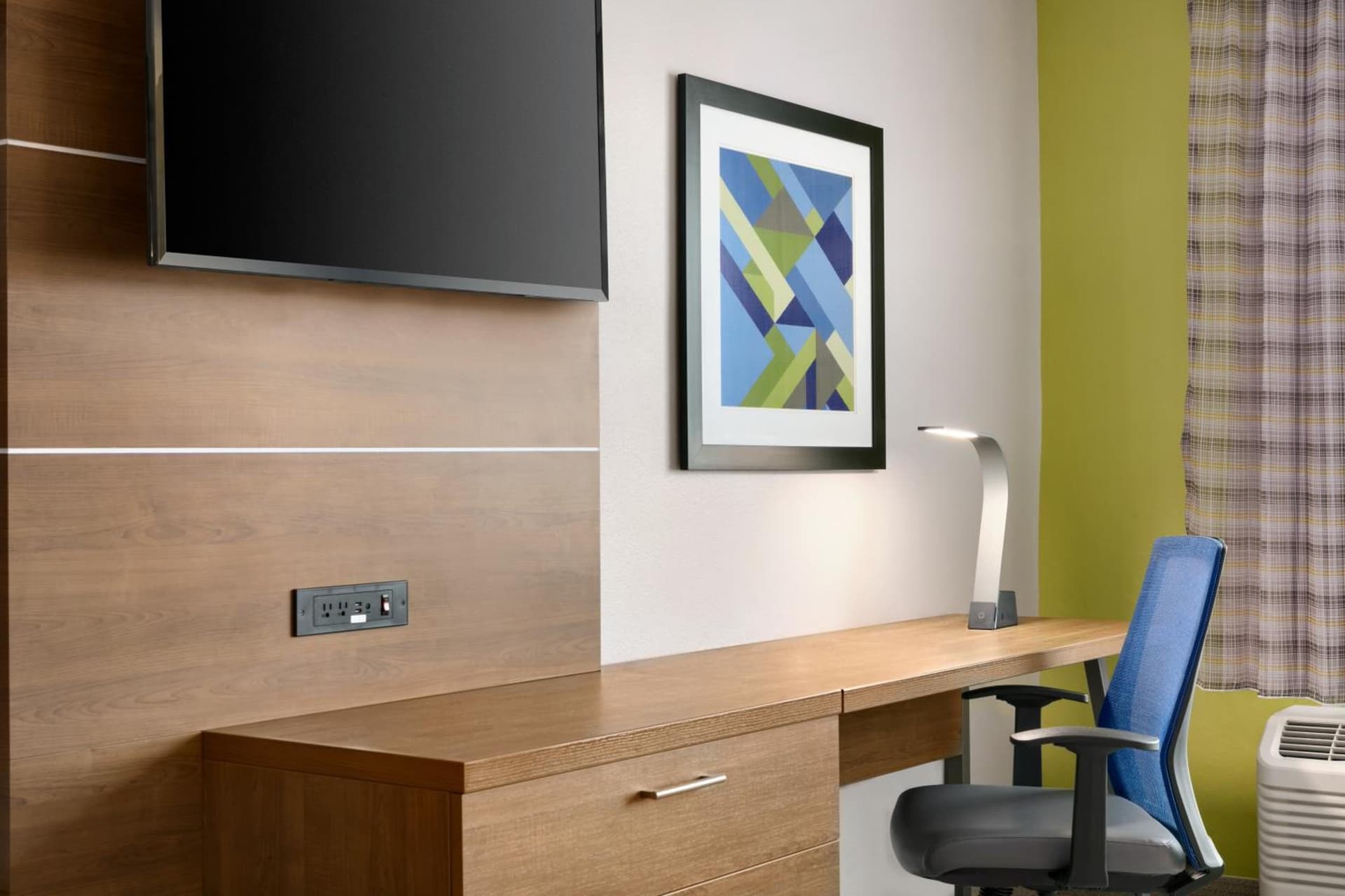 Holiday Inn Express & Suites Salisbury by IHG interior in Salisbury, NC — gallery photo 2