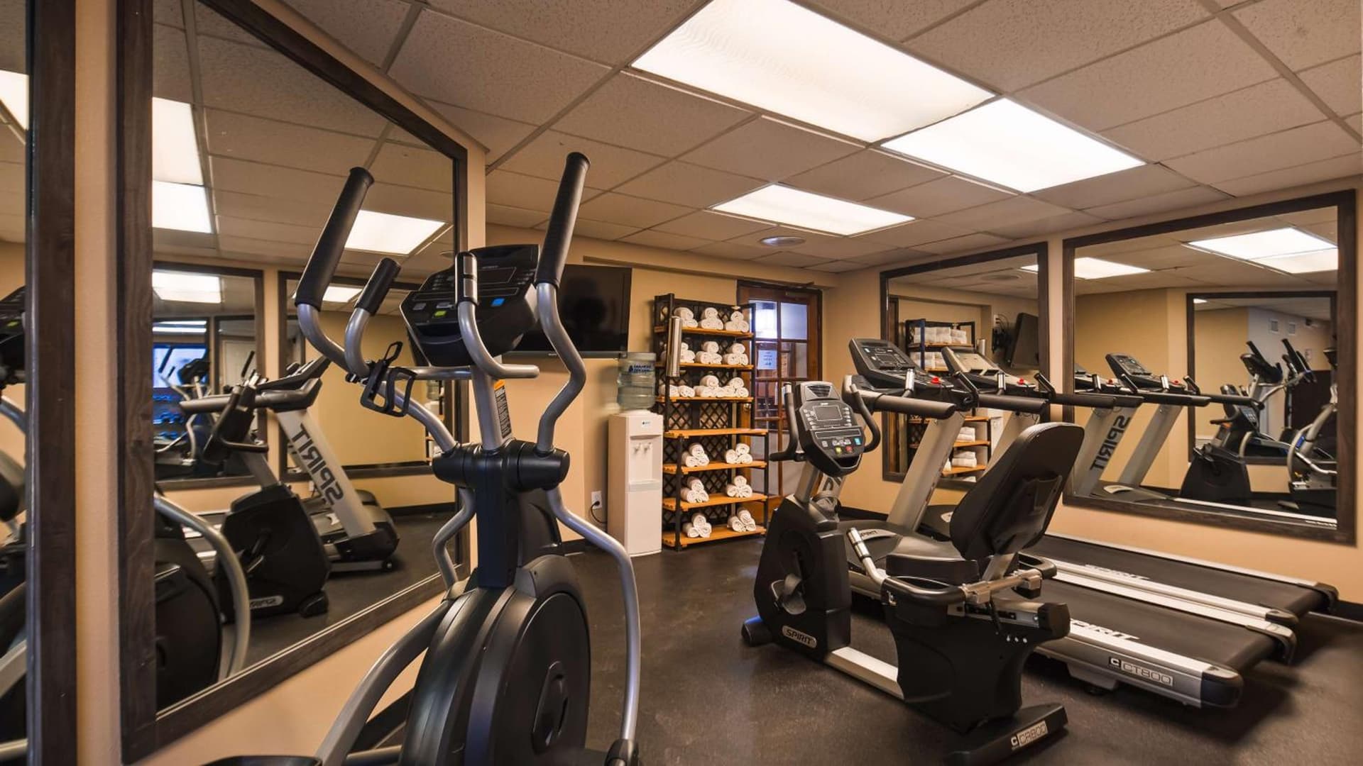 Best Western Yuma Mall Hotel & Suites gallery photo in Yuma, AZ — image 29
