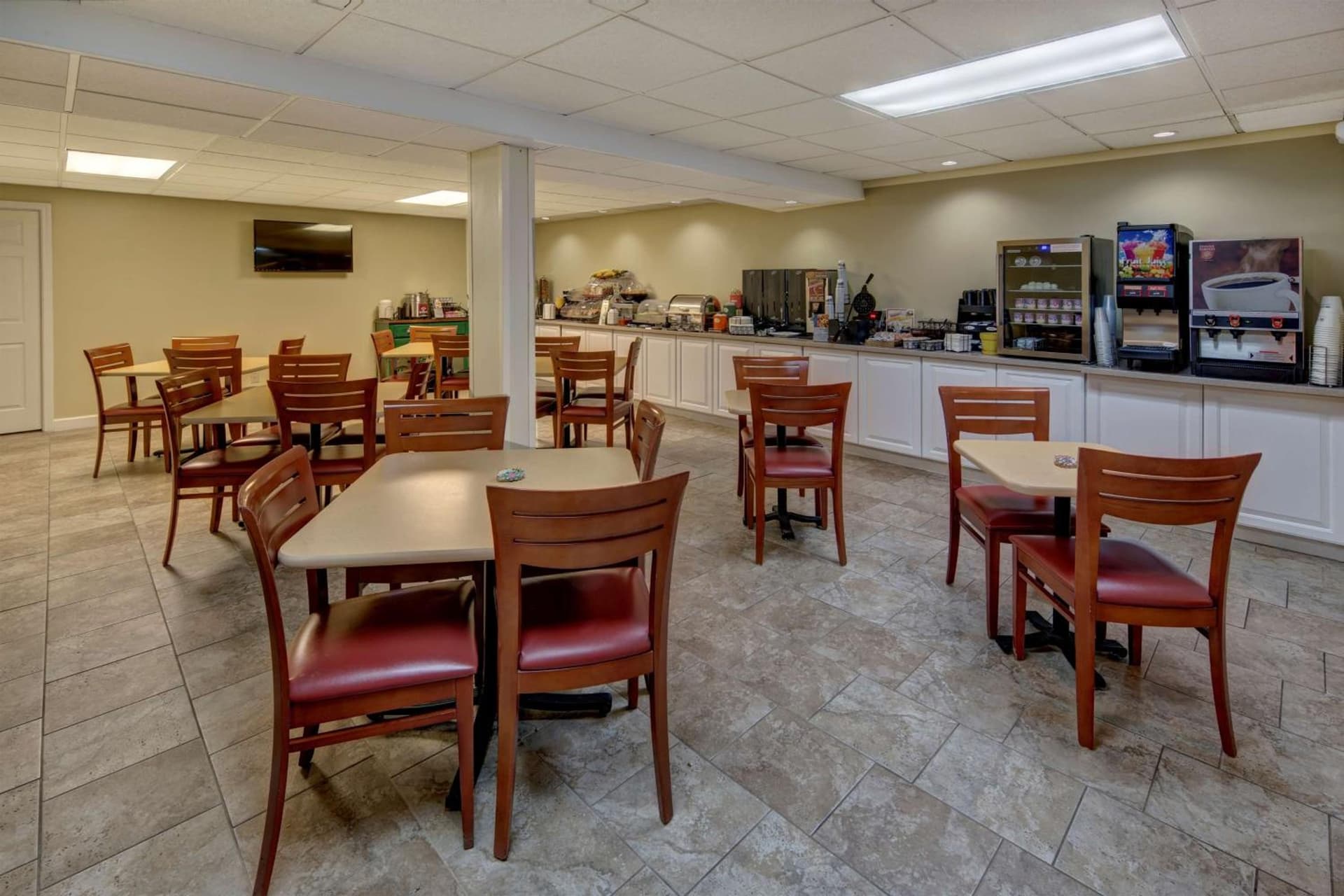 Best Western Inn Russellville interior in Russellville, AR — gallery photo 2