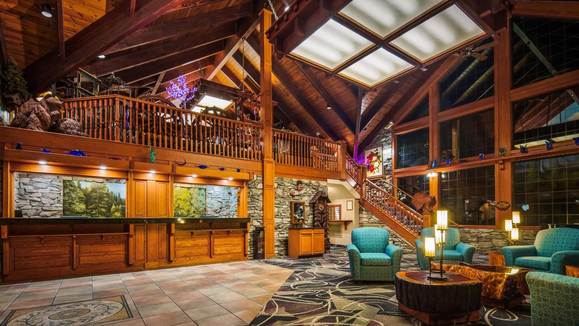 Best Western Plus Yosemite Gateway Inn property views in Oakhurst, CA — gallery photo 3