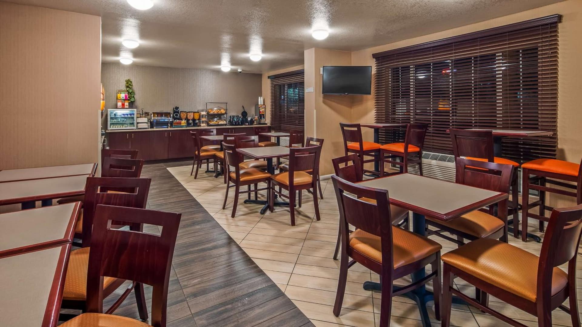 Best Western Luxury Inn gallery photo in Tracy, CA — image 10