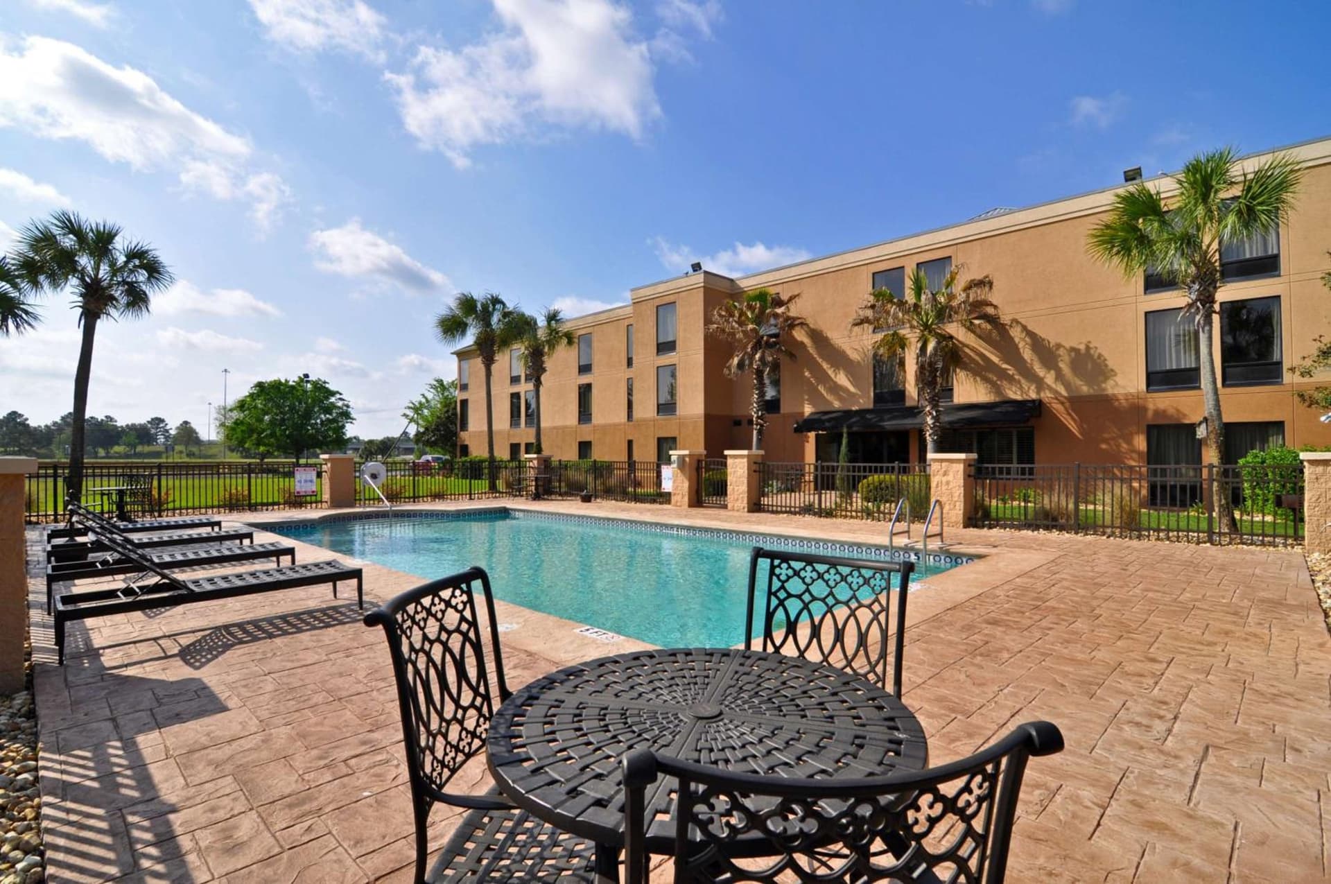 Best Western Plus Madison interior in Madison, FL — gallery photo 2