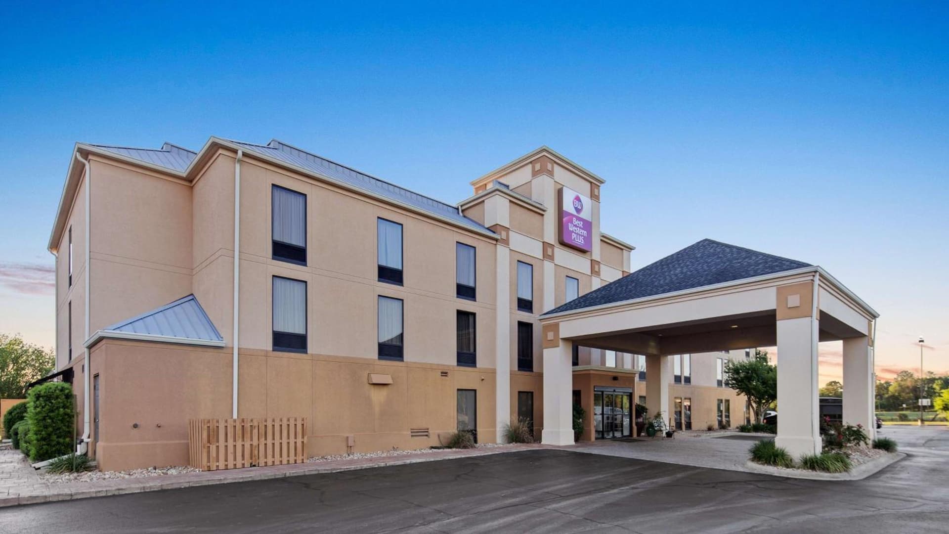 Best Western Plus Madison featured exterior or lobby in Madison, FL — similar hotel