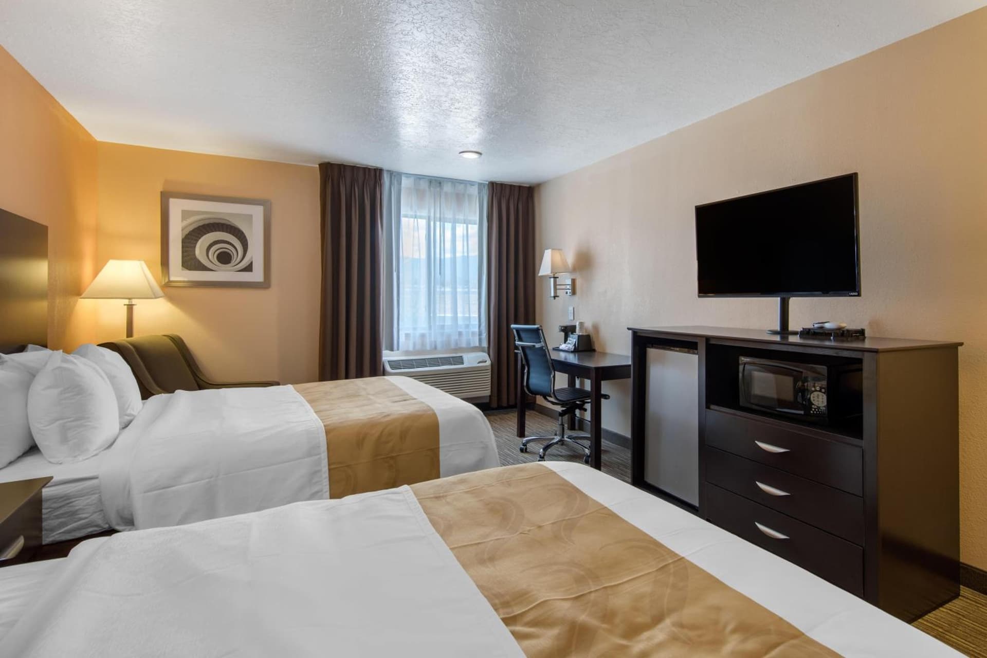 Quality Inn & Suites Albuquerque North near Balloon Fiesta Park gallery photo in Albuquerque, NM — image 39