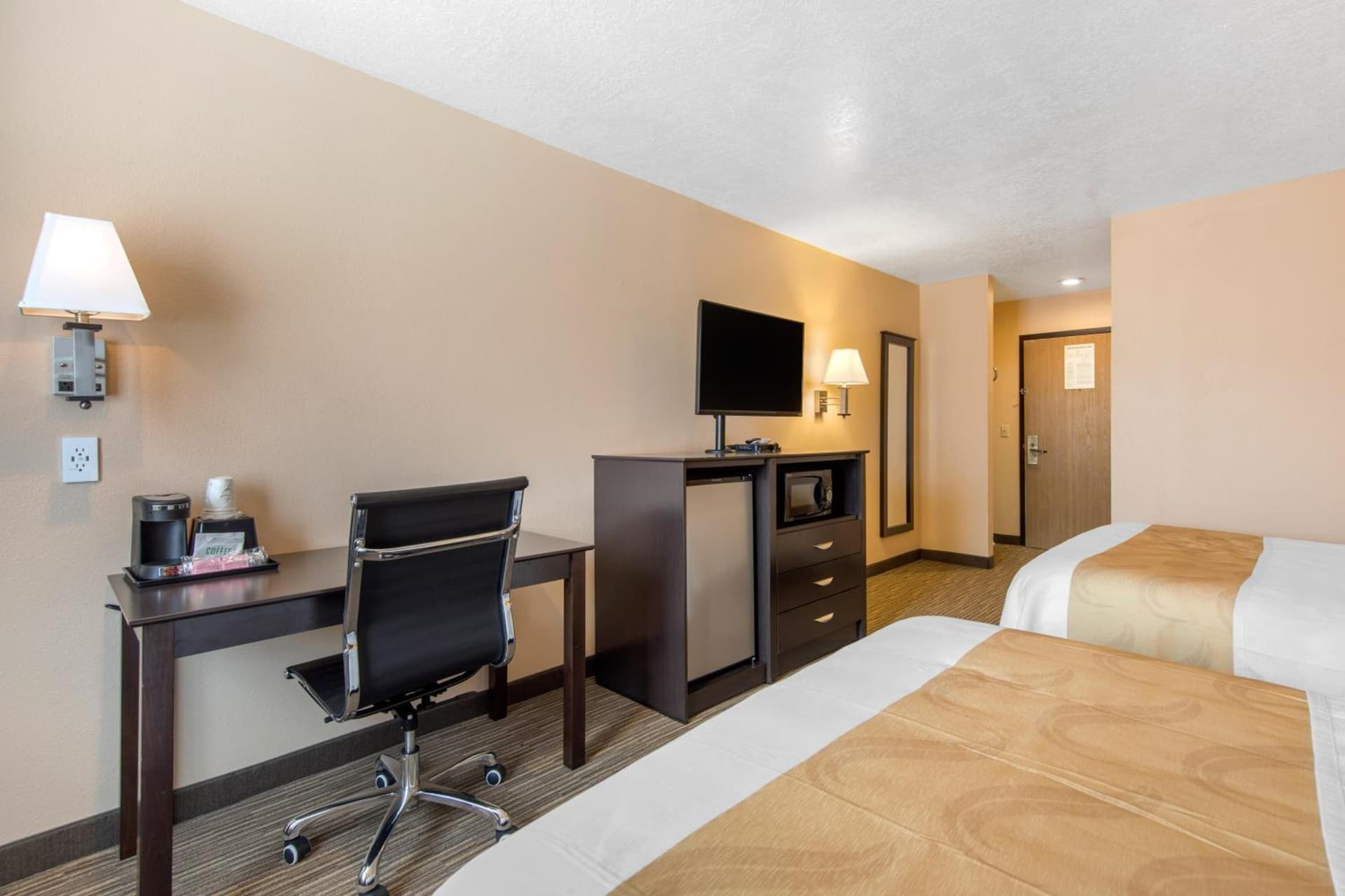 Quality Inn & Suites Albuquerque North near Balloon Fiesta Park interior in Albuquerque, NM — gallery photo 2