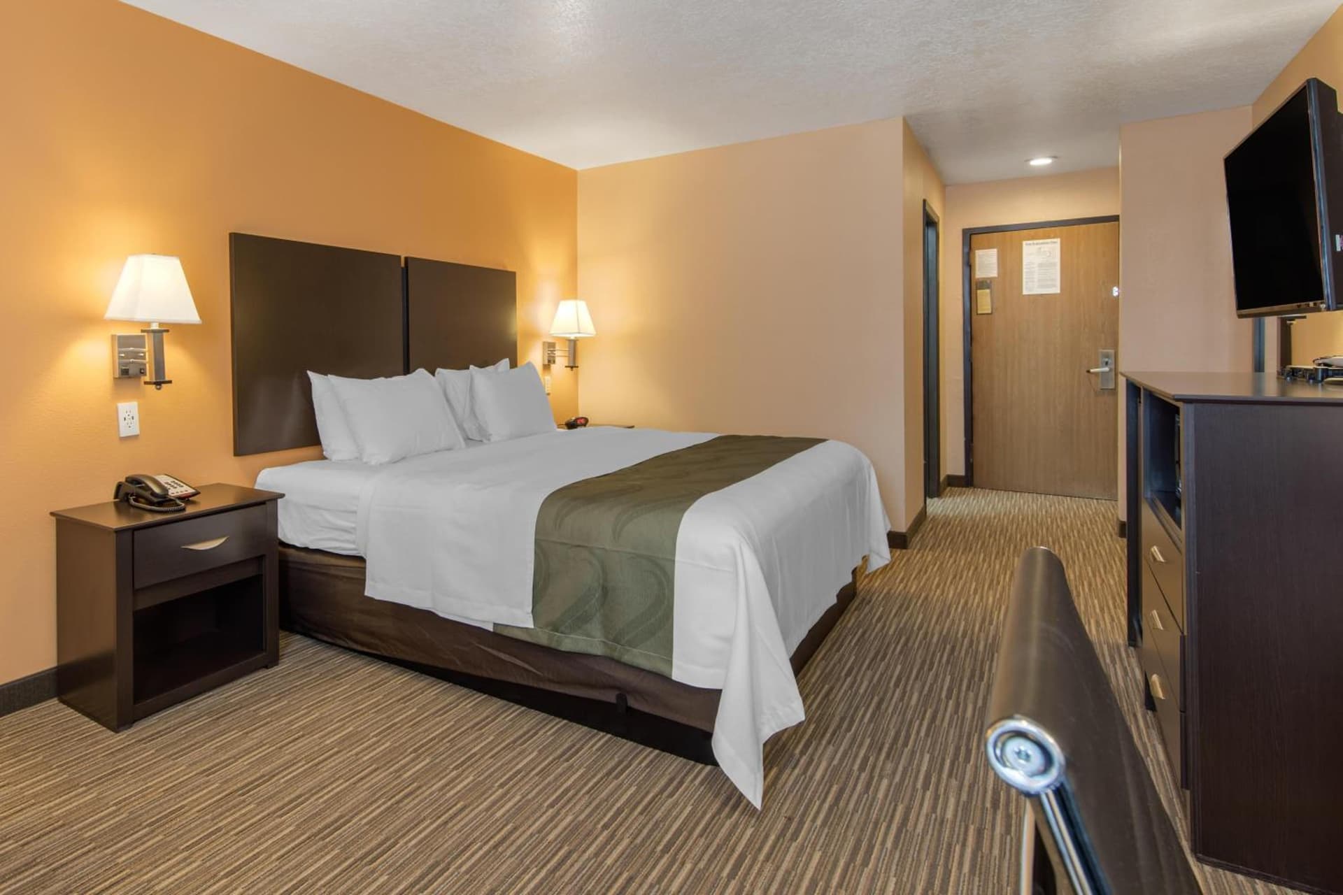 Quality Inn & Suites Albuquerque North near Balloon Fiesta Park gallery photo in Albuquerque, NM — image 35