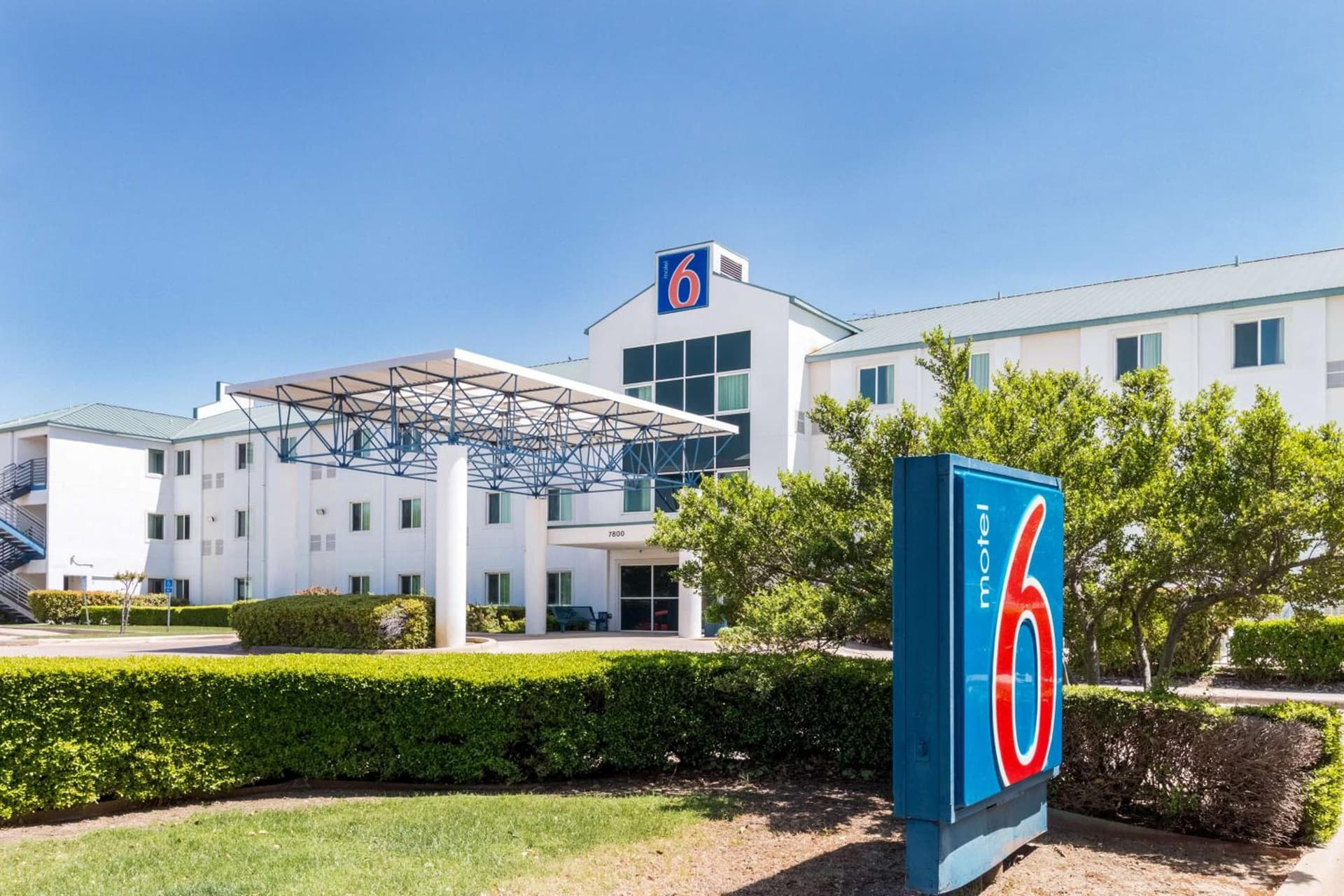 Motel 6-Irving, TX - DFW Airport North — hotel in Irving, Texas