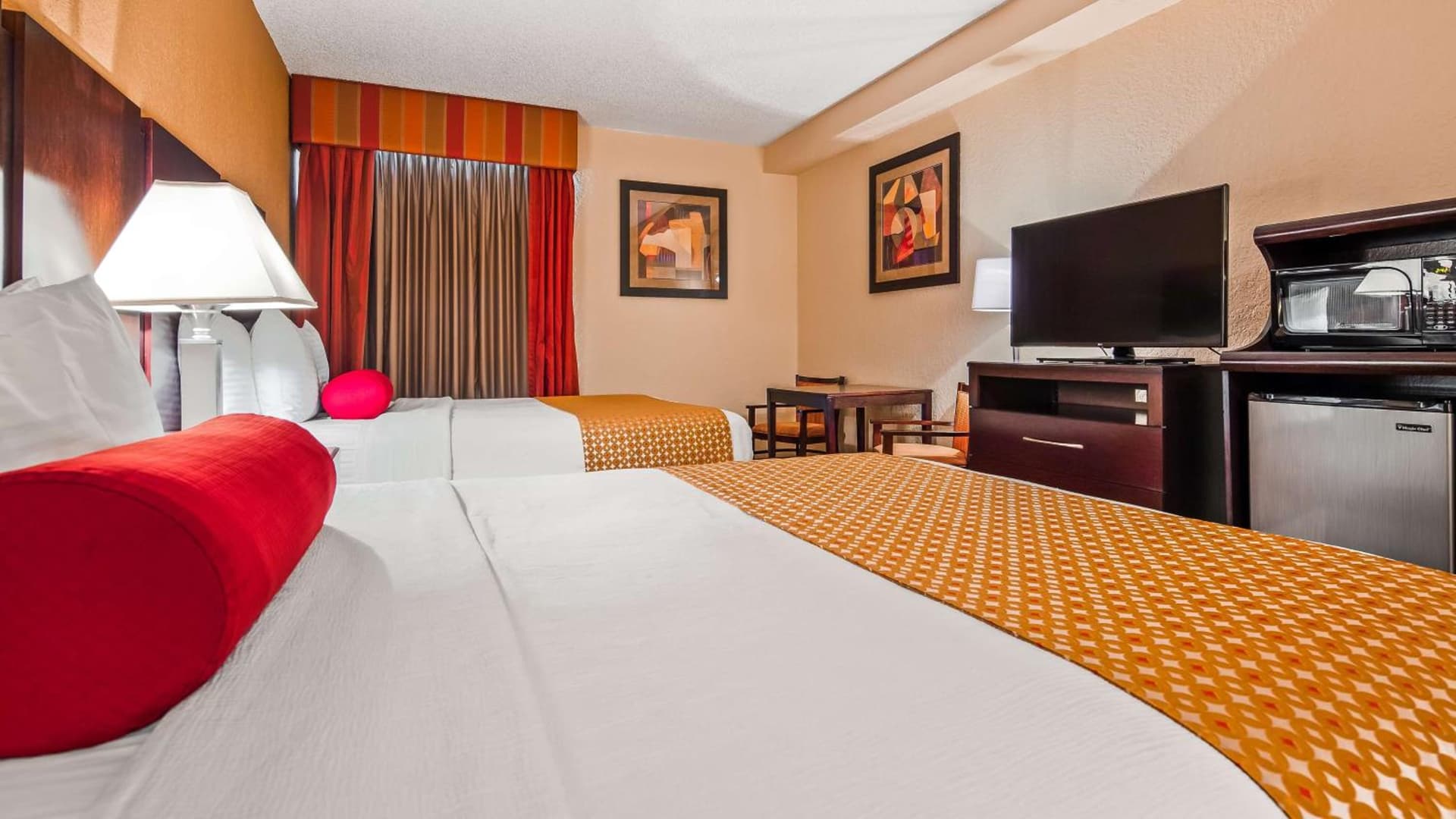 Best Western Plus Universal Inn - Free Shuttle to Universal Studios! property views in Orlando, FL — gallery photo 3
