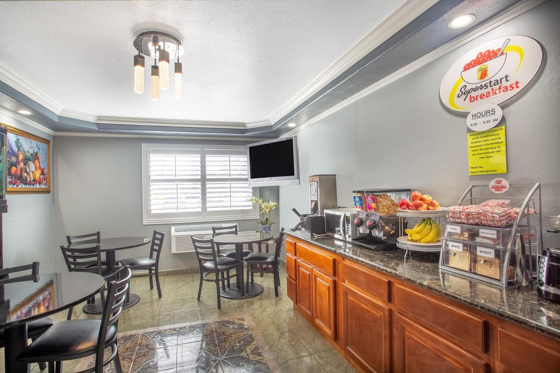 Super 8 by Wyndham Chico gallery photo in Chico, CA — image 18