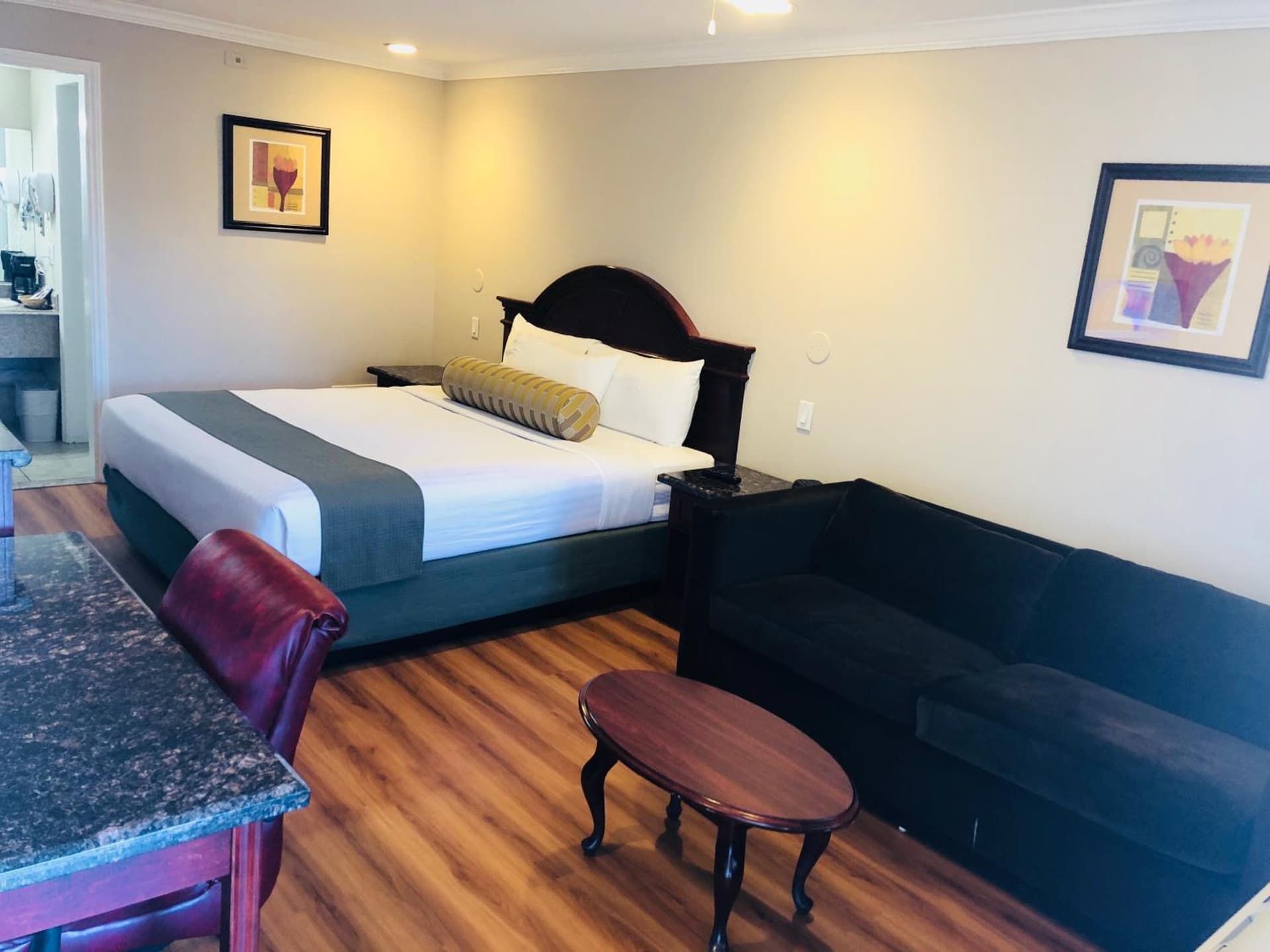 Dynasty Suites Hotel property views in Riverside, CA — gallery photo 3